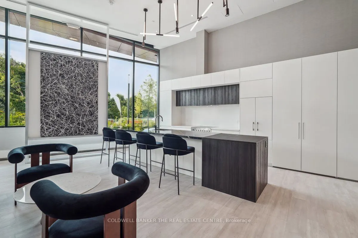 160 Kingsway Crescent, #307