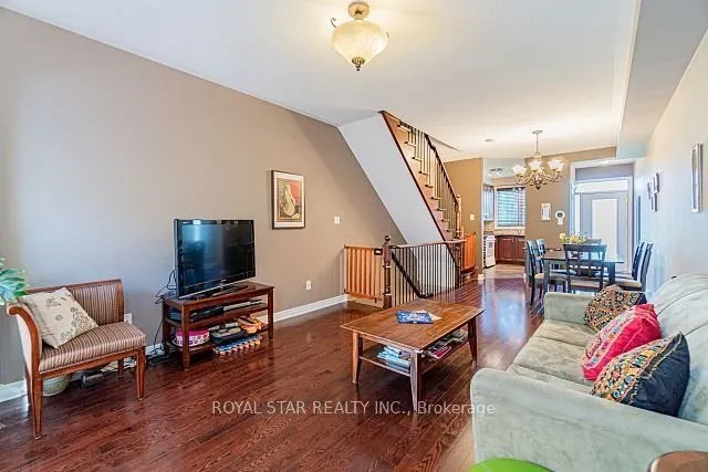 22 Market Garden Mews