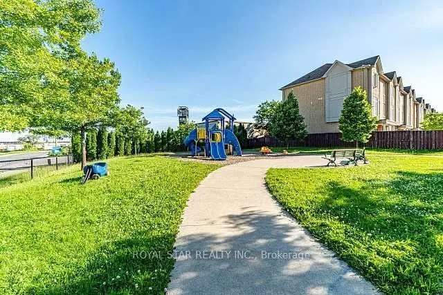 22 Market Garden Mews