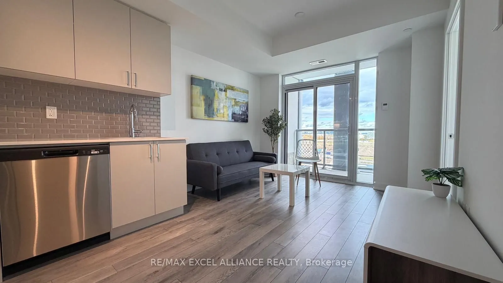 1005 Dundas Street E, #806