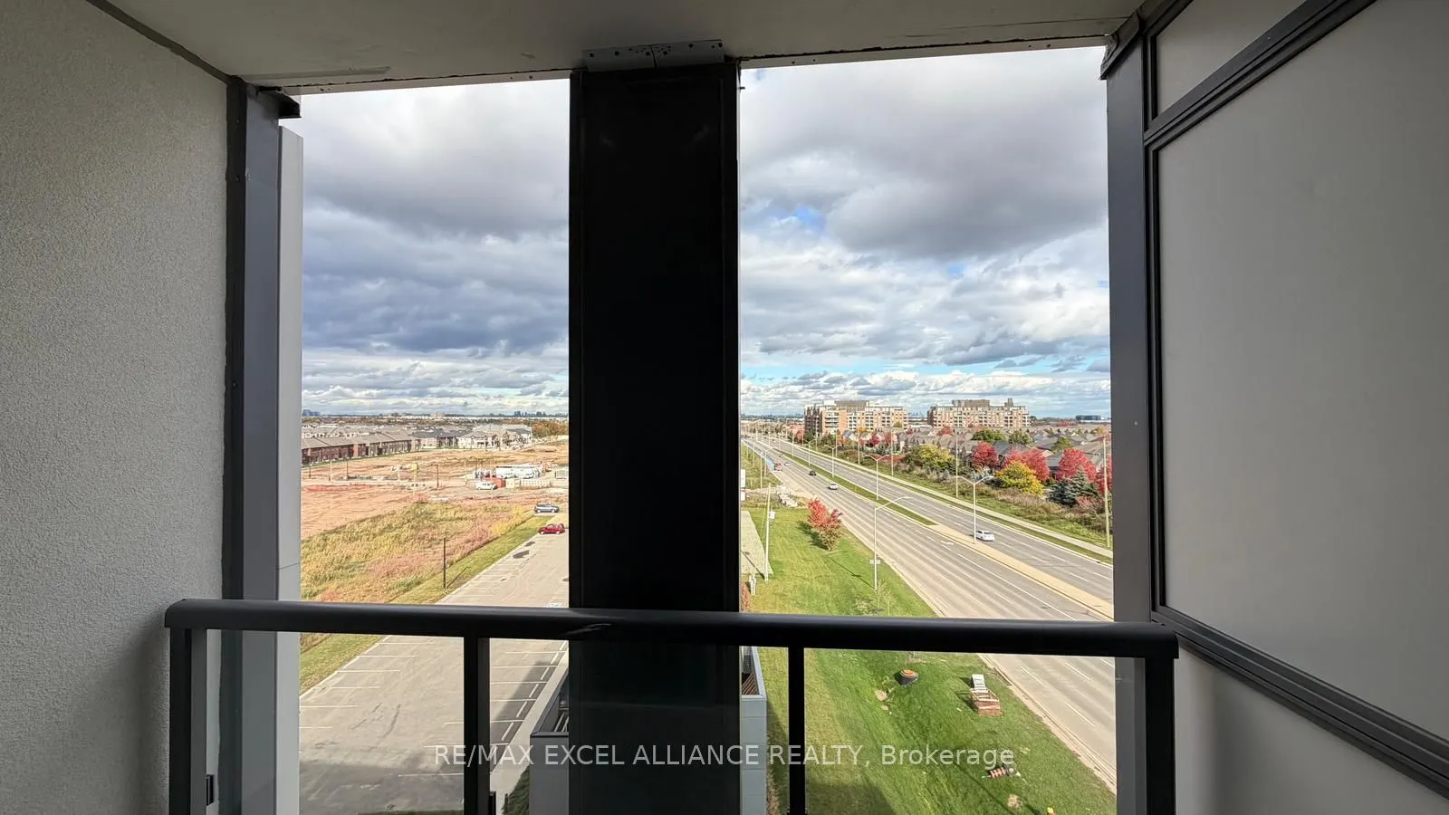 1005 Dundas Street E, #806