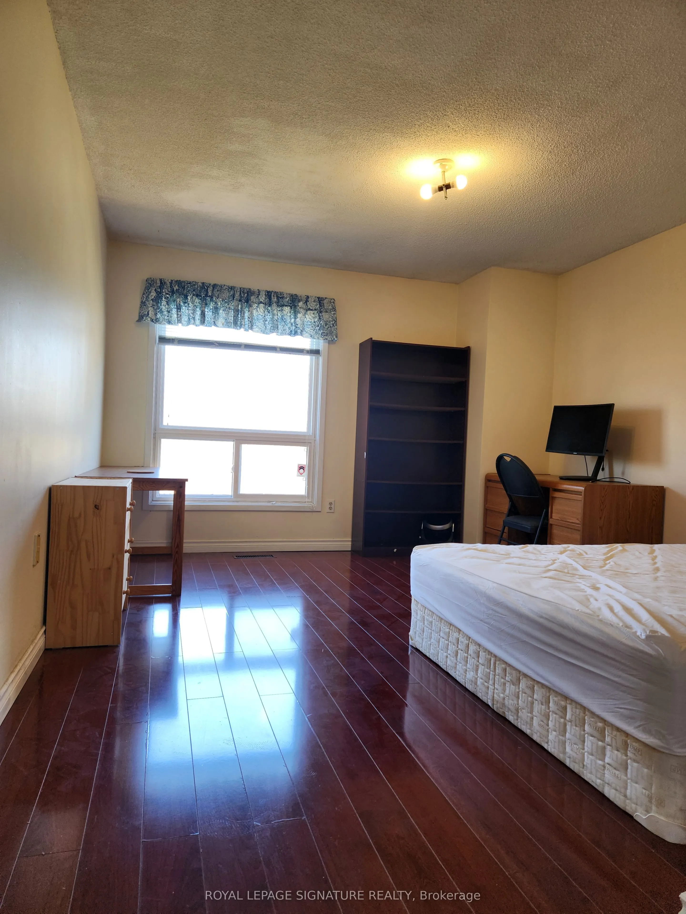 4253 Trellis Crescent, #Upper