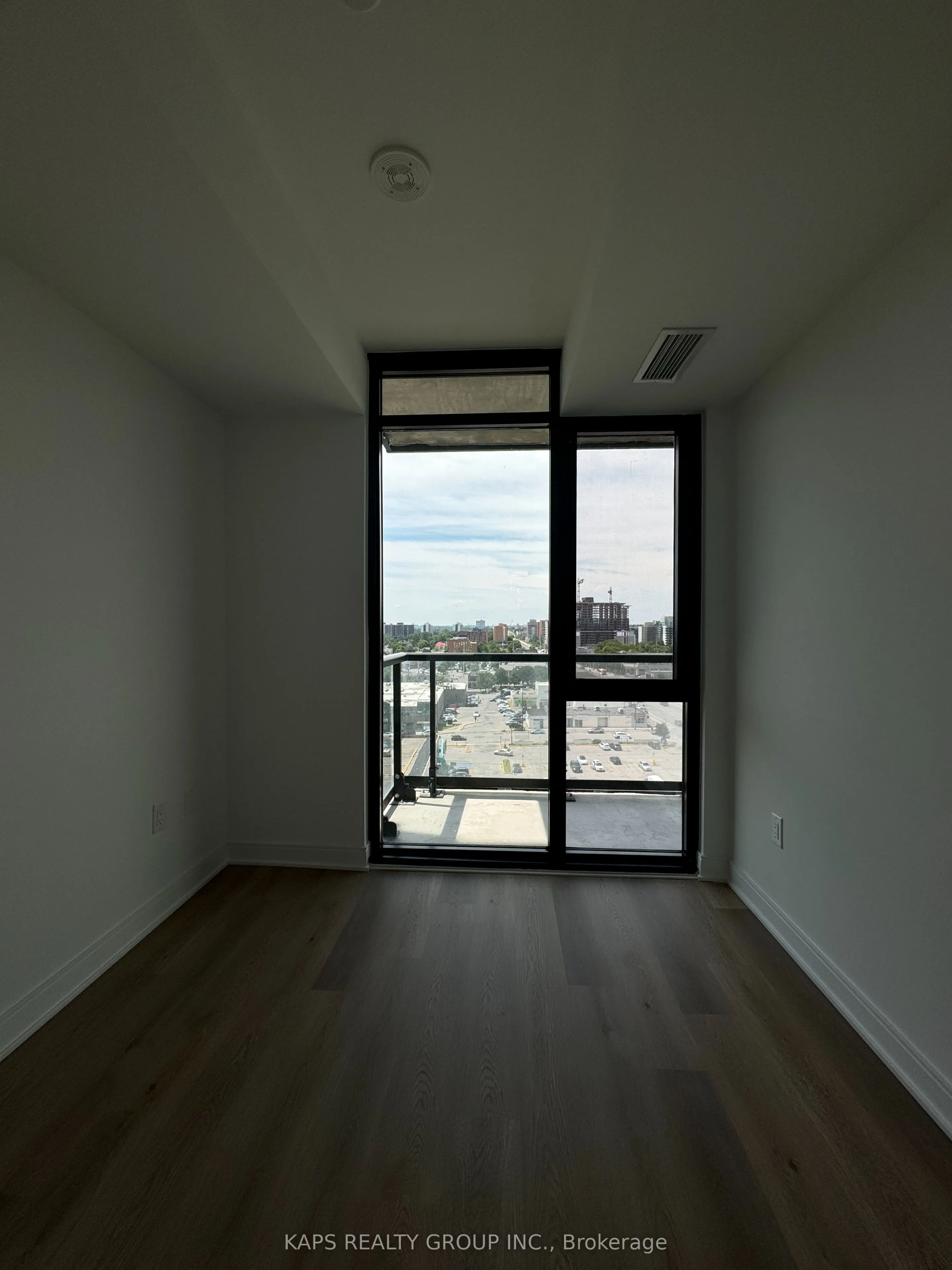 86 DUNDAS Street, #1018