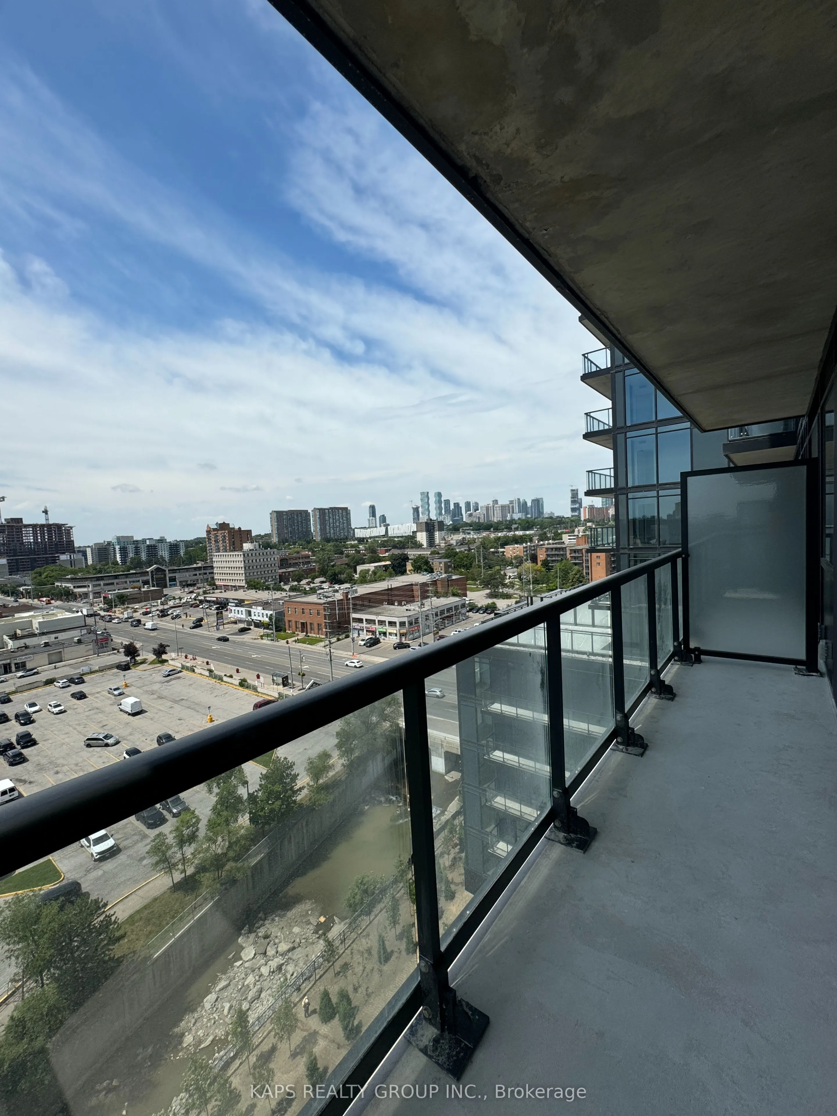 86 DUNDAS Street, #1018