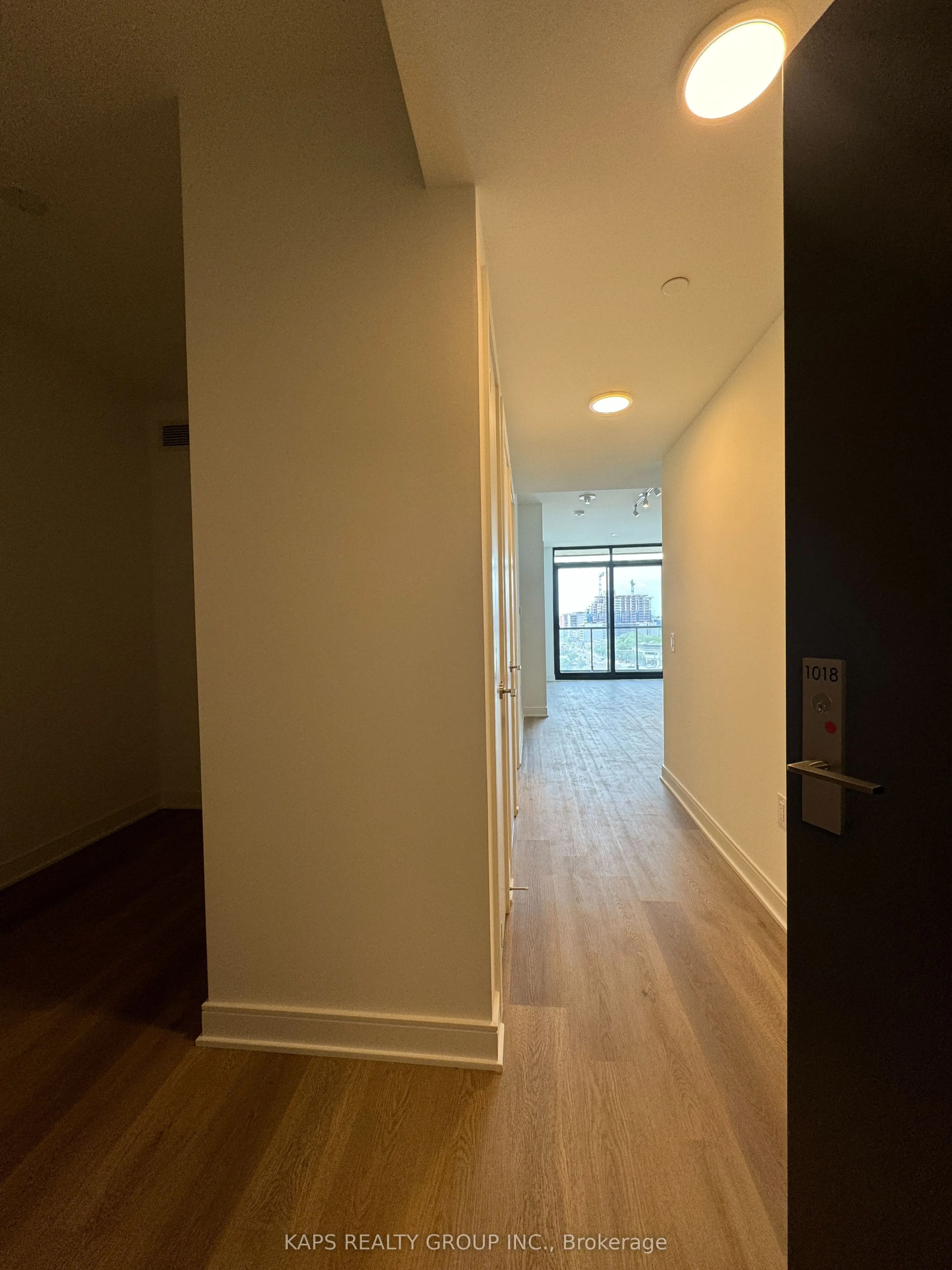 86 DUNDAS Street, #1018