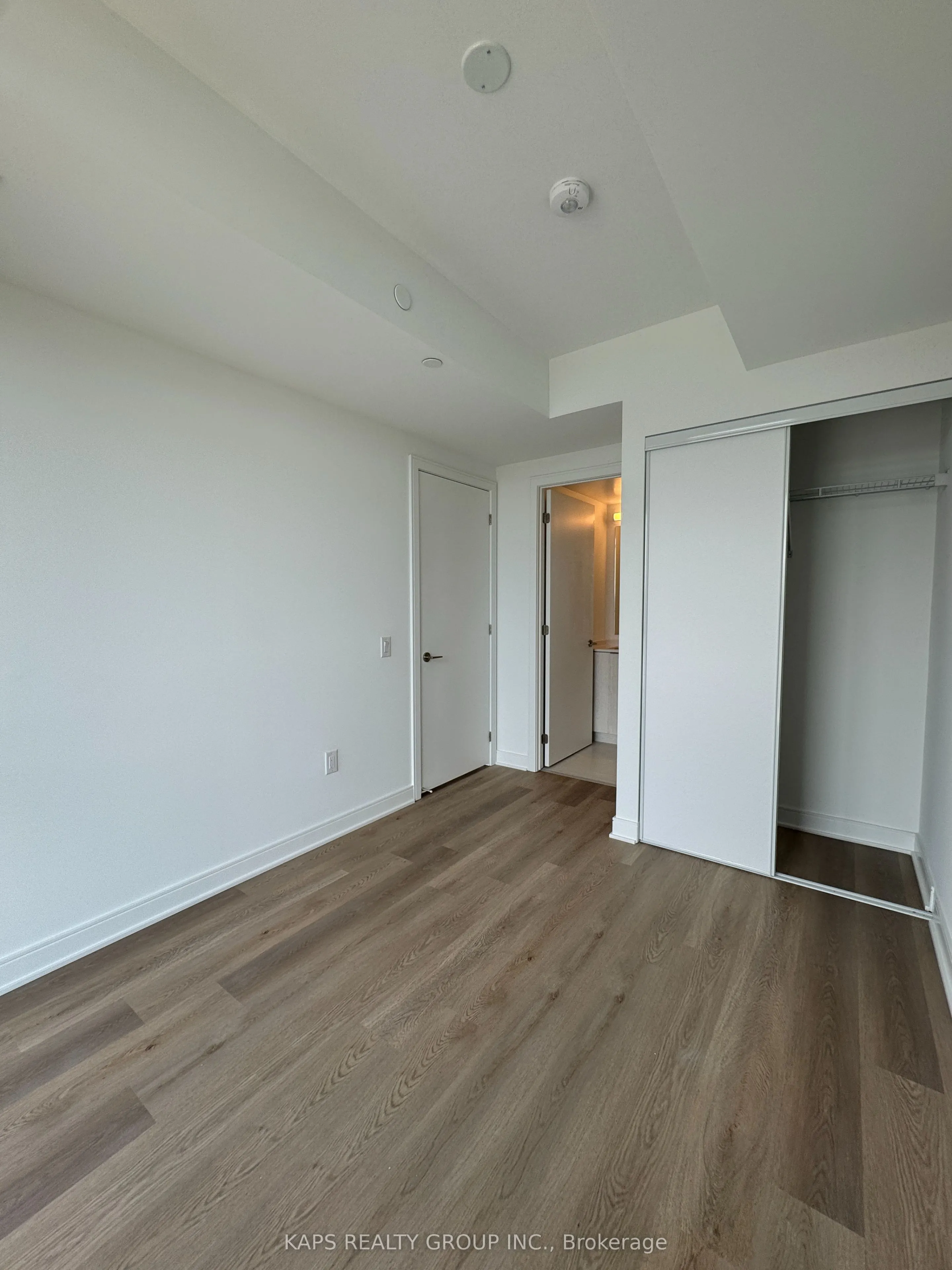 86 DUNDAS Street, #1018