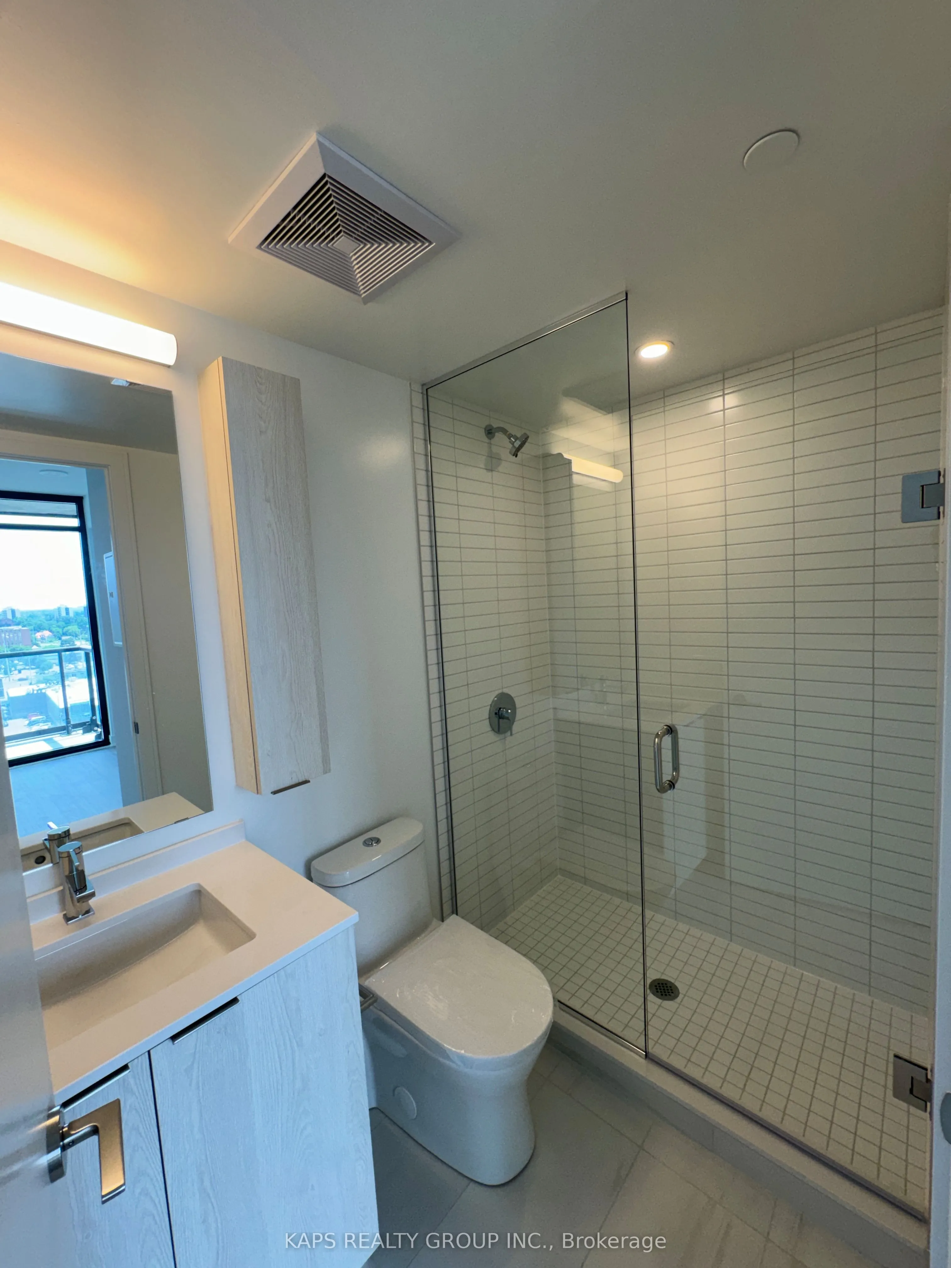 86 DUNDAS Street, #1018