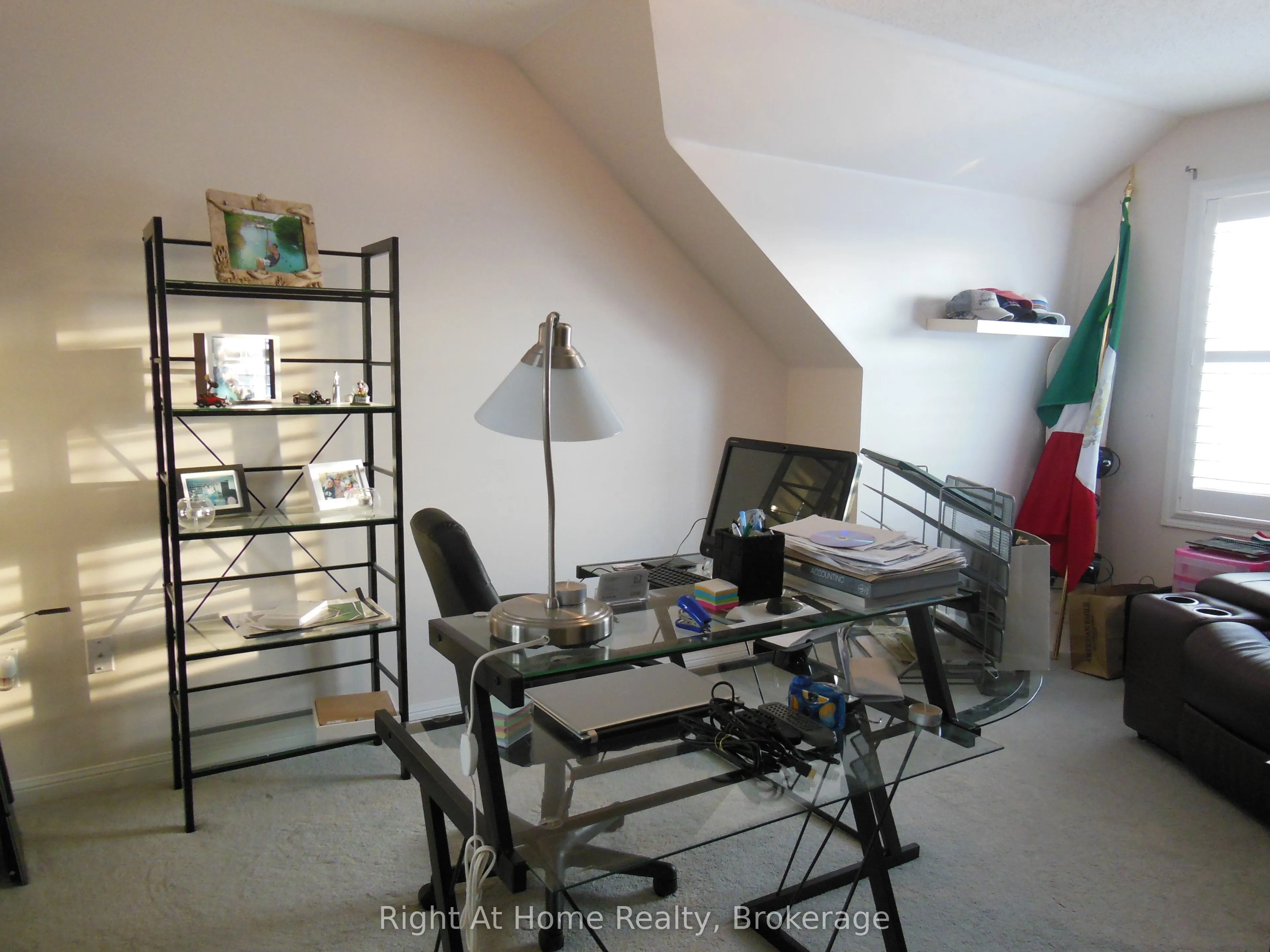 411 CEDAR HEDGE Road