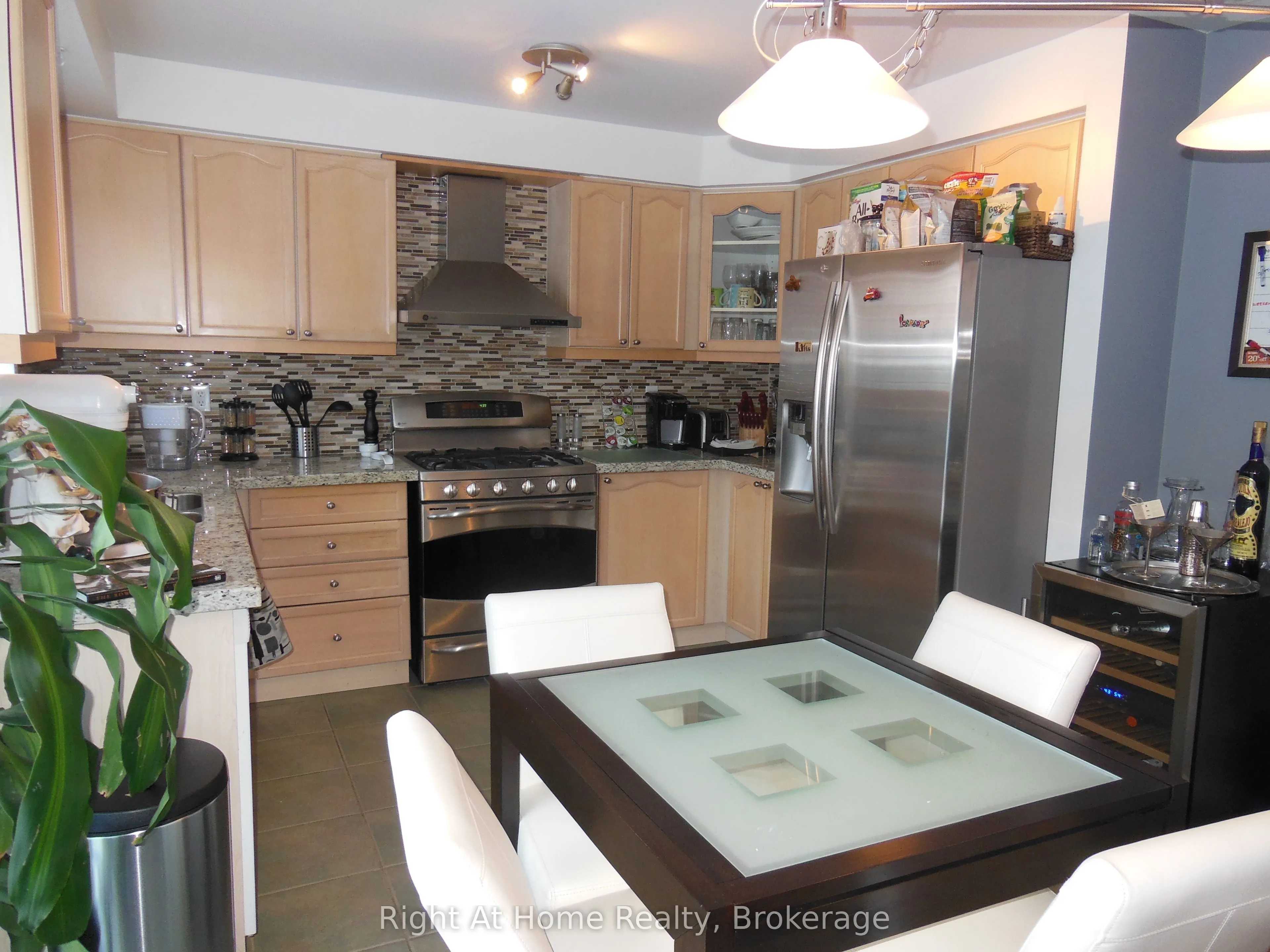 411 CEDAR HEDGE Road