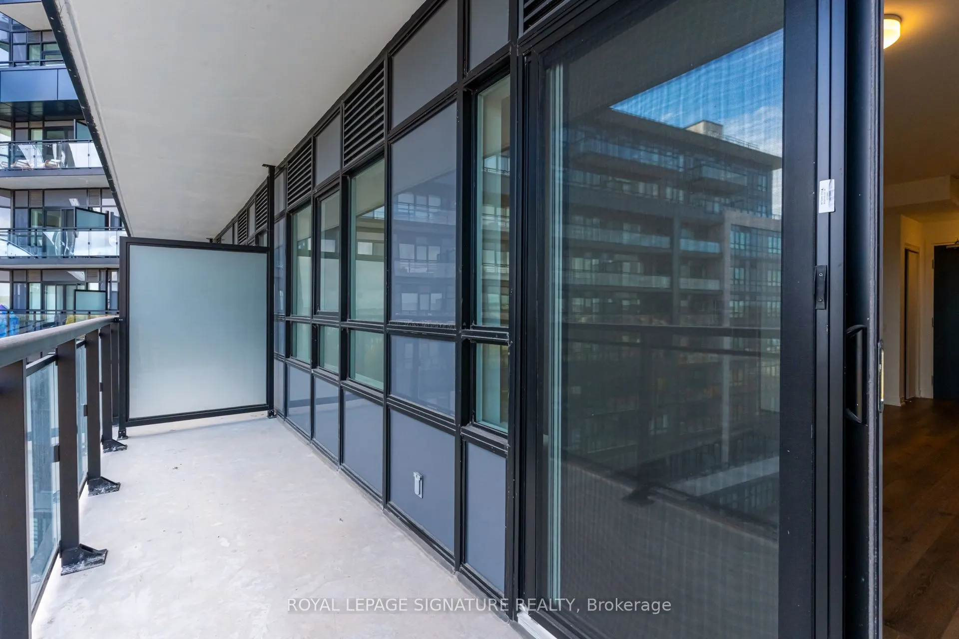 395 Dundas Street W, #631