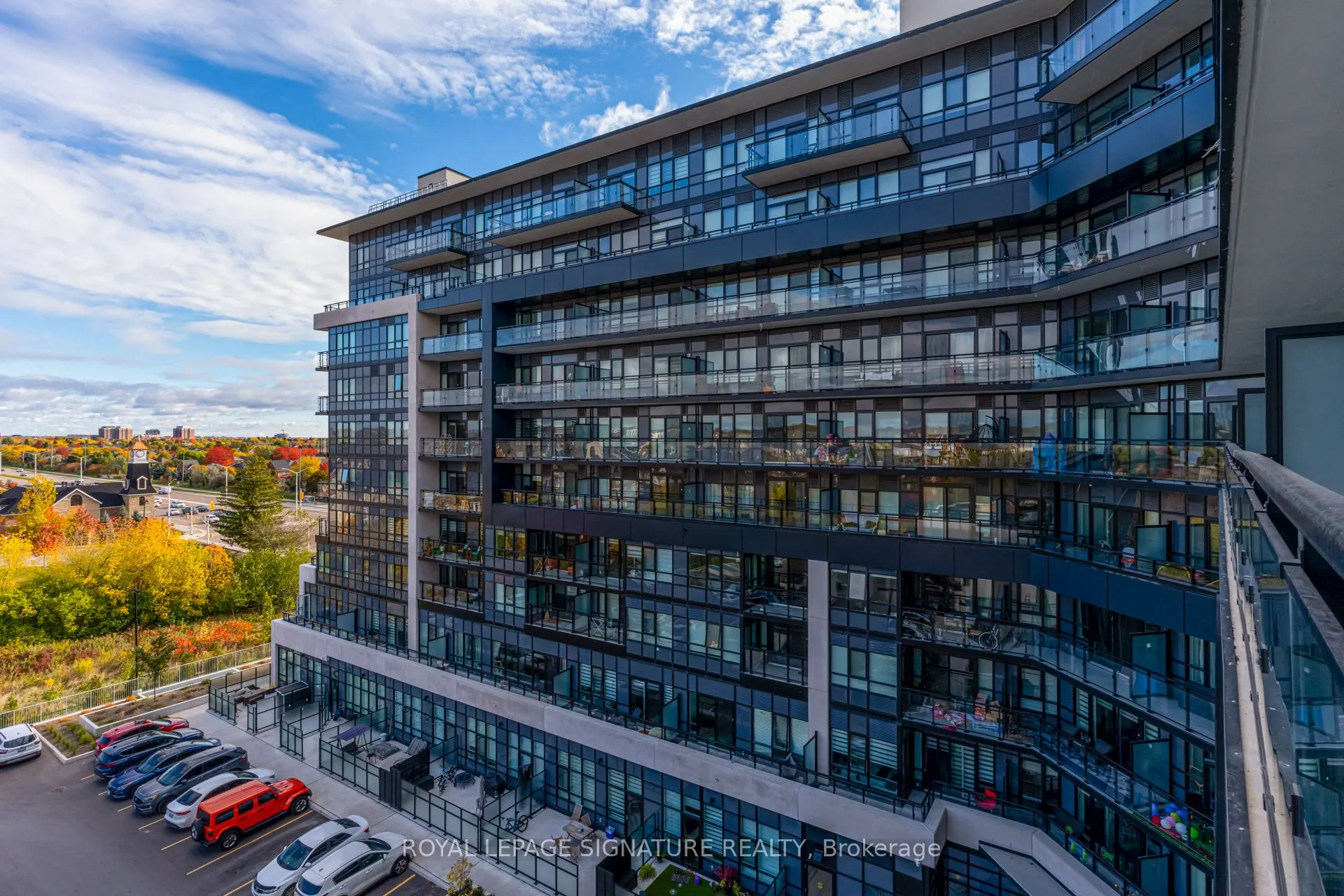 395 Dundas Street W, #631