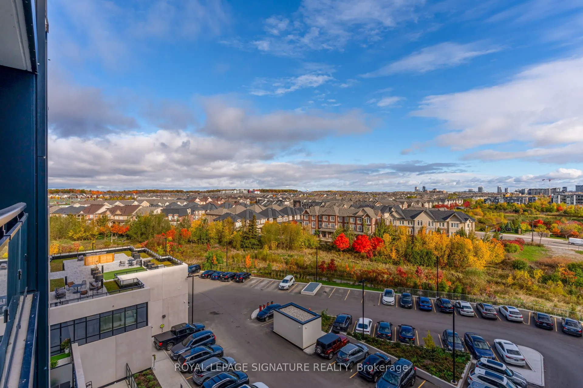 395 Dundas Street W, #631