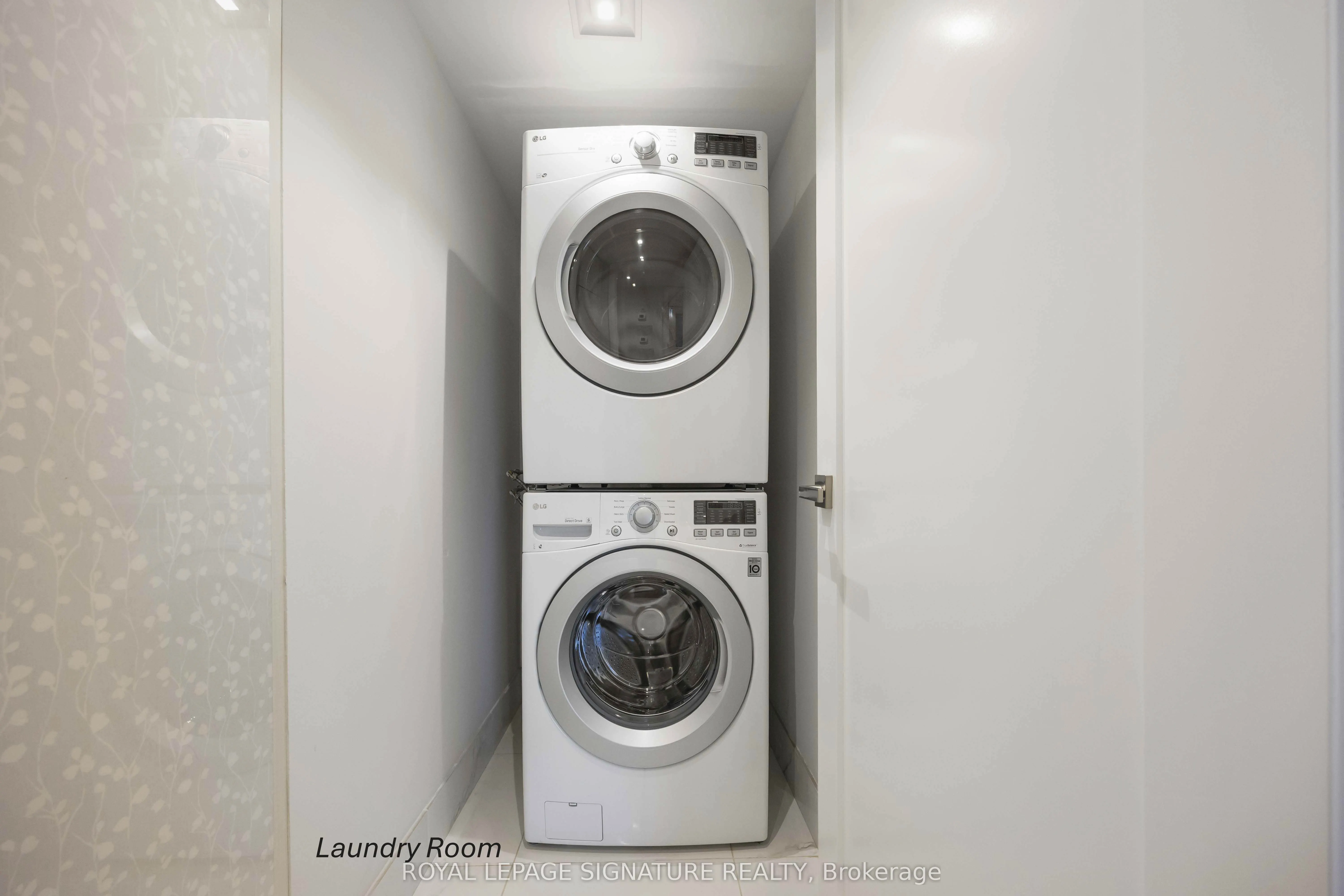 2045 Lakeshore Boulevard W, #2904