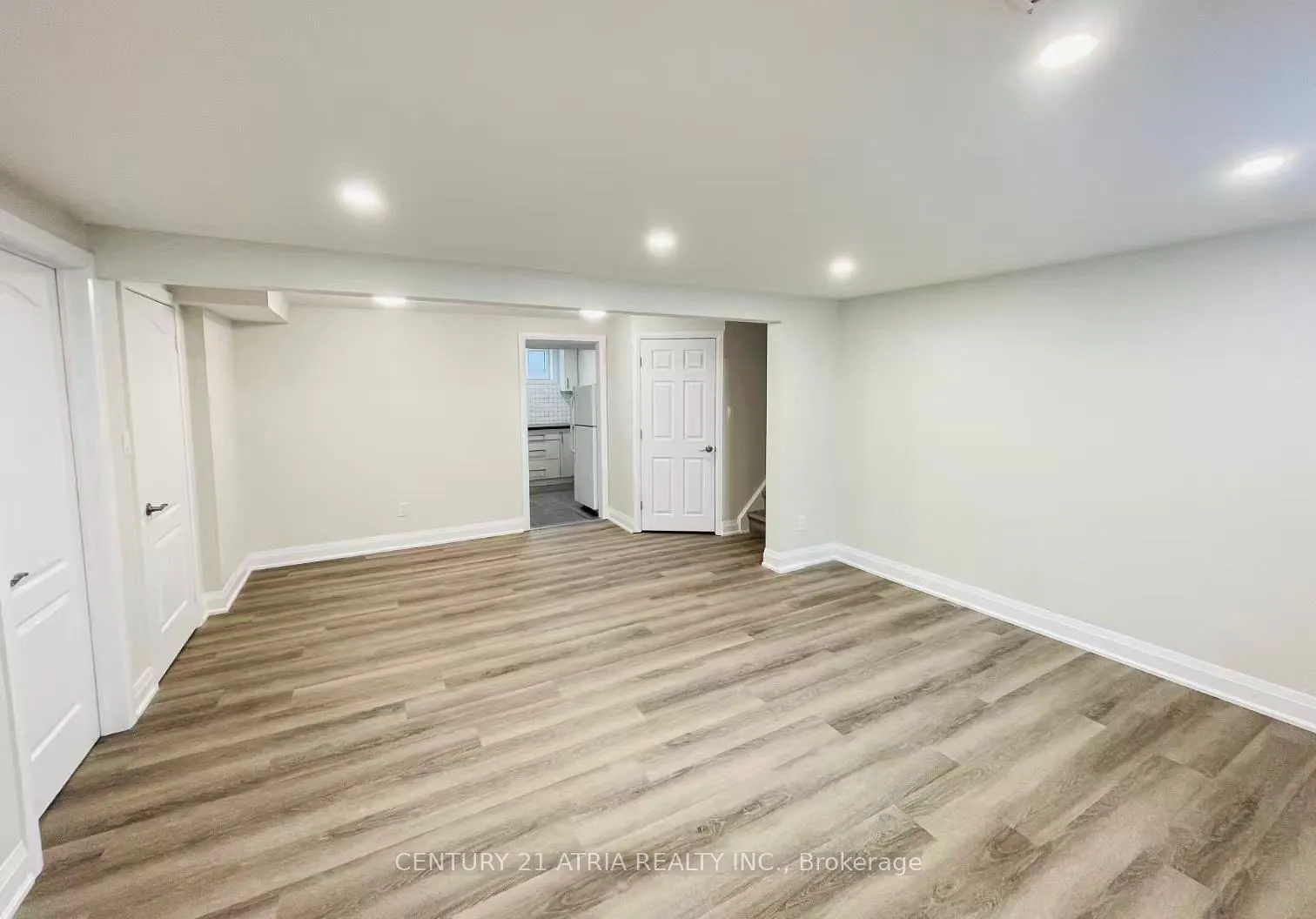 3260 Oakglade Crescent, #basement