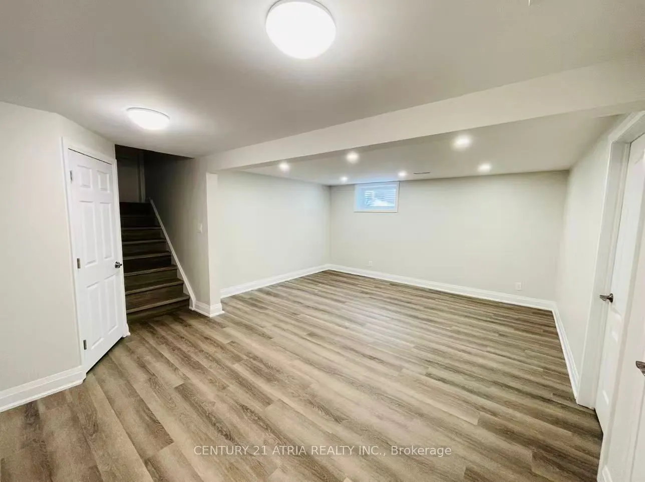 3260 Oakglade Crescent, #basement
