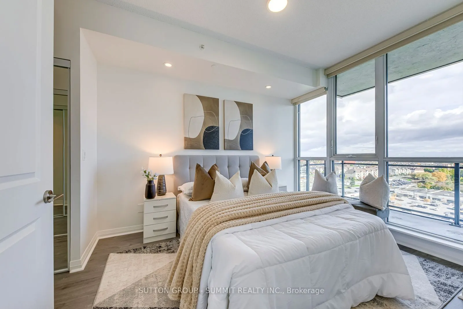 55 EGLINTON Avenue, #1305