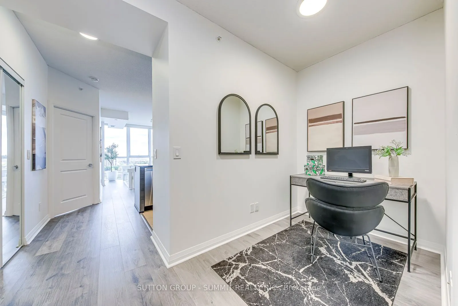 55 EGLINTON Avenue, #1305