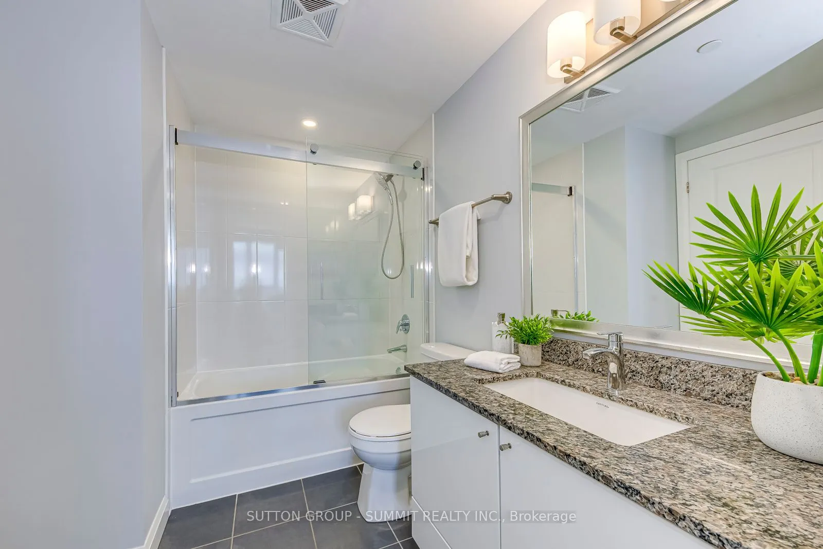 55 EGLINTON Avenue, #1305