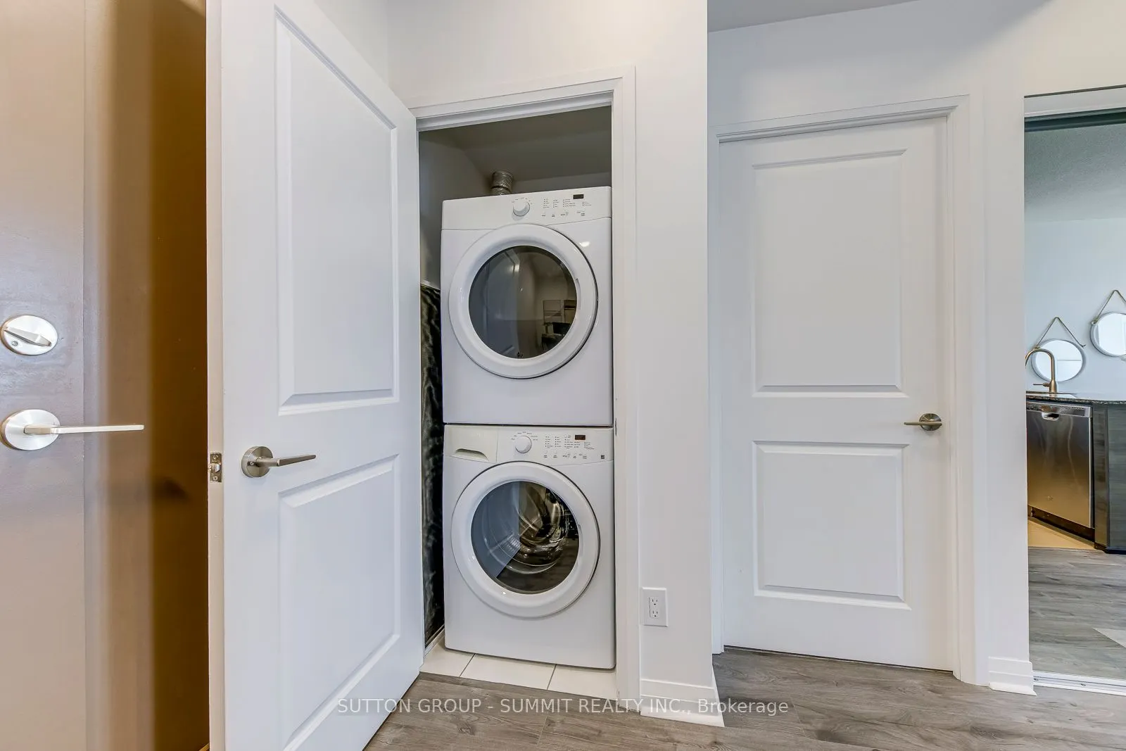 55 EGLINTON Avenue, #1305