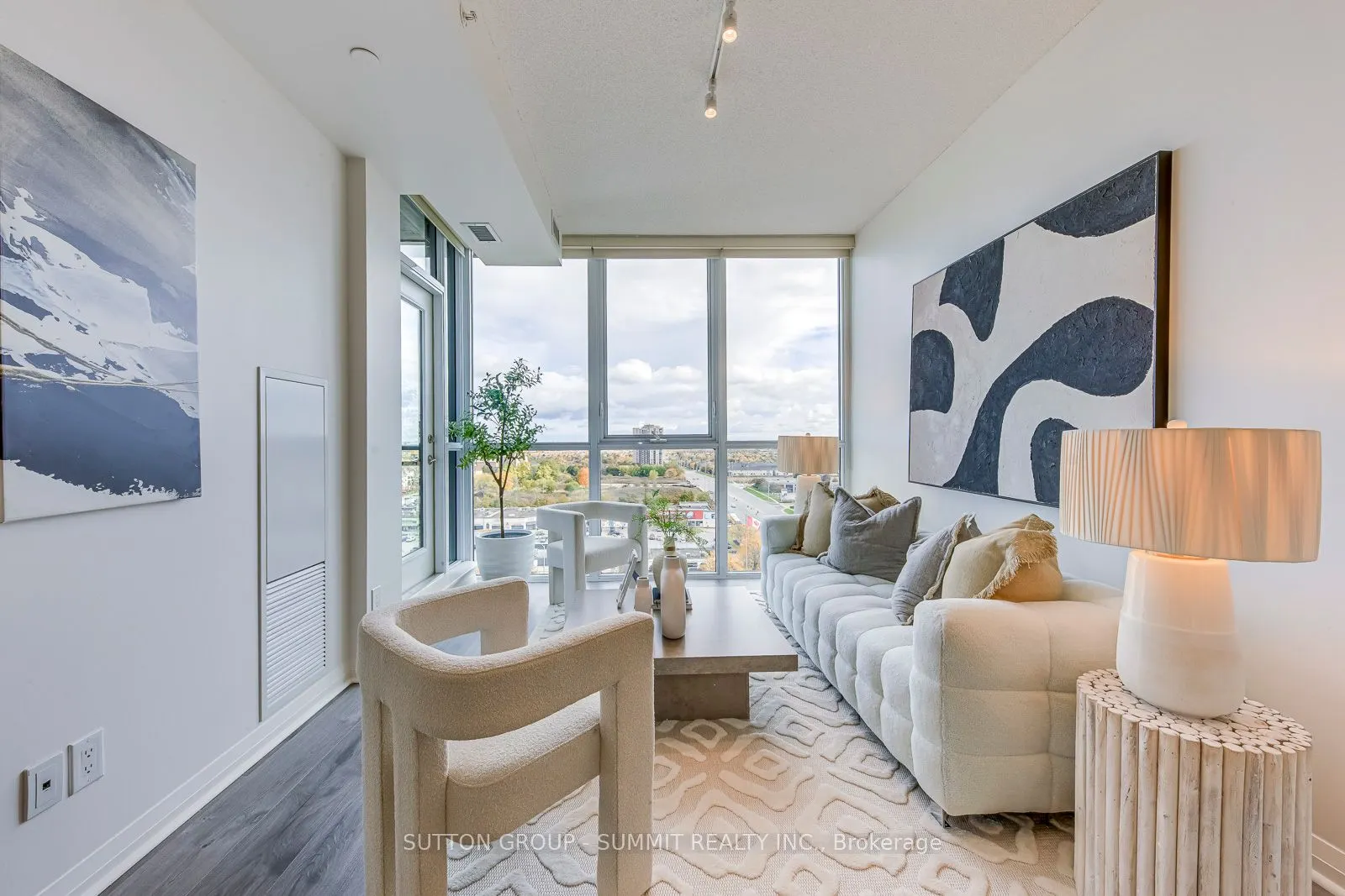 55 EGLINTON Avenue, #1305