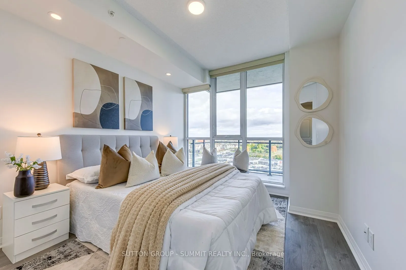 55 EGLINTON Avenue, #1305