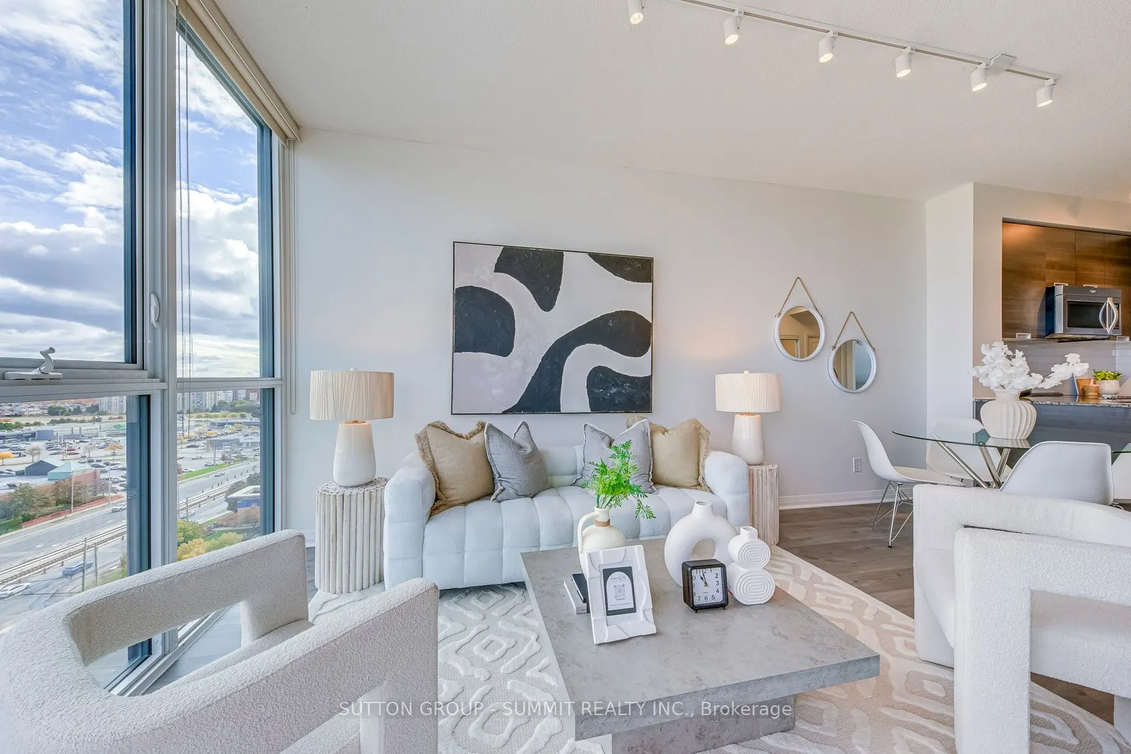 55 EGLINTON Avenue, #1305