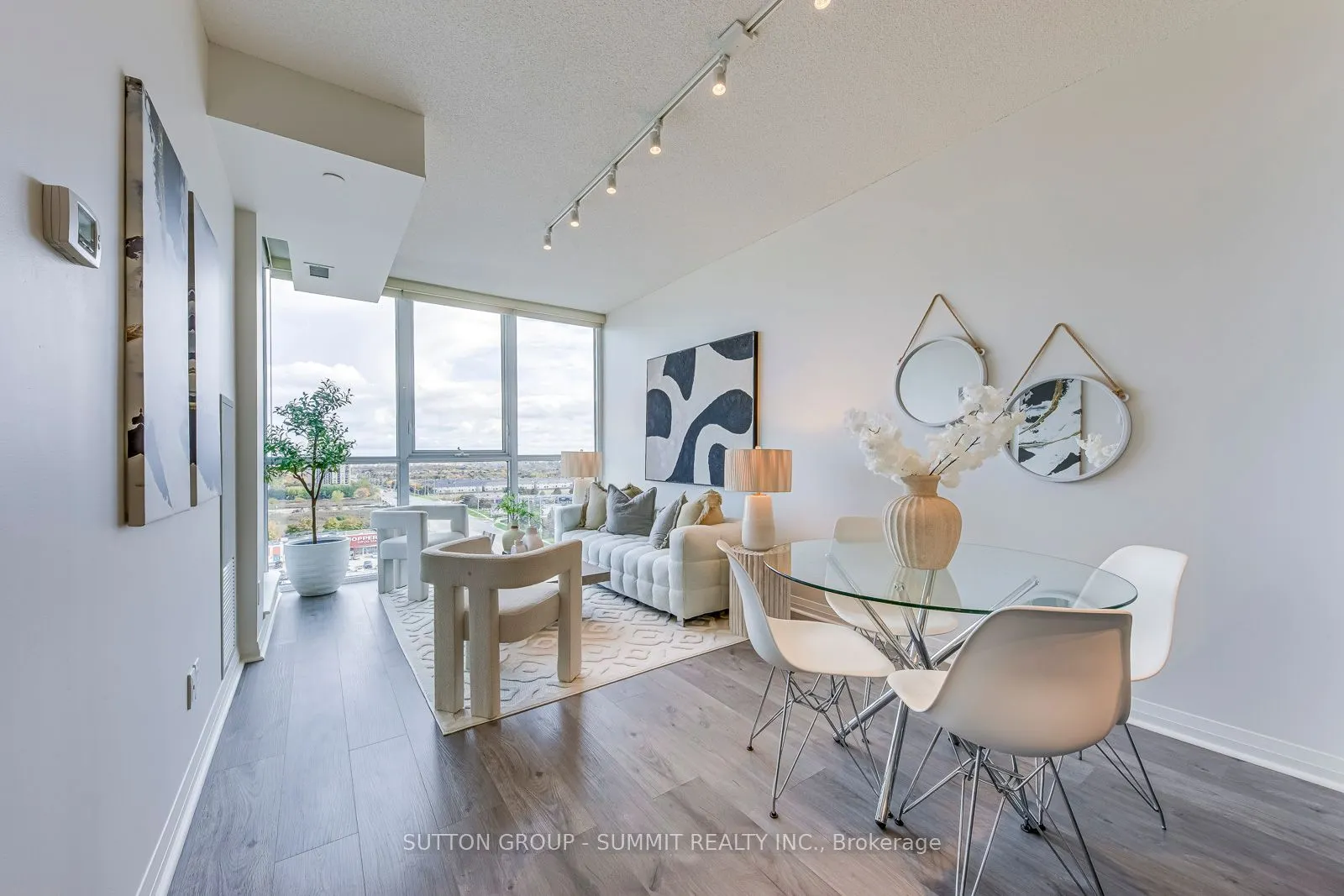 55 EGLINTON Avenue, #1305