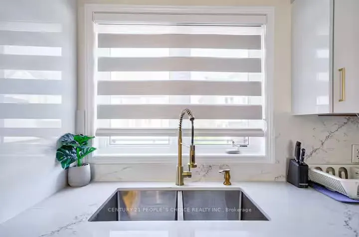 3050 Erin Centre Boulevard, #101