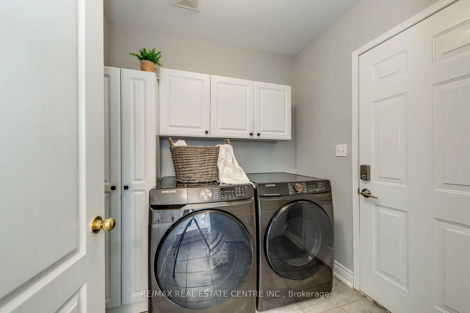 5360 Cachet Crescent