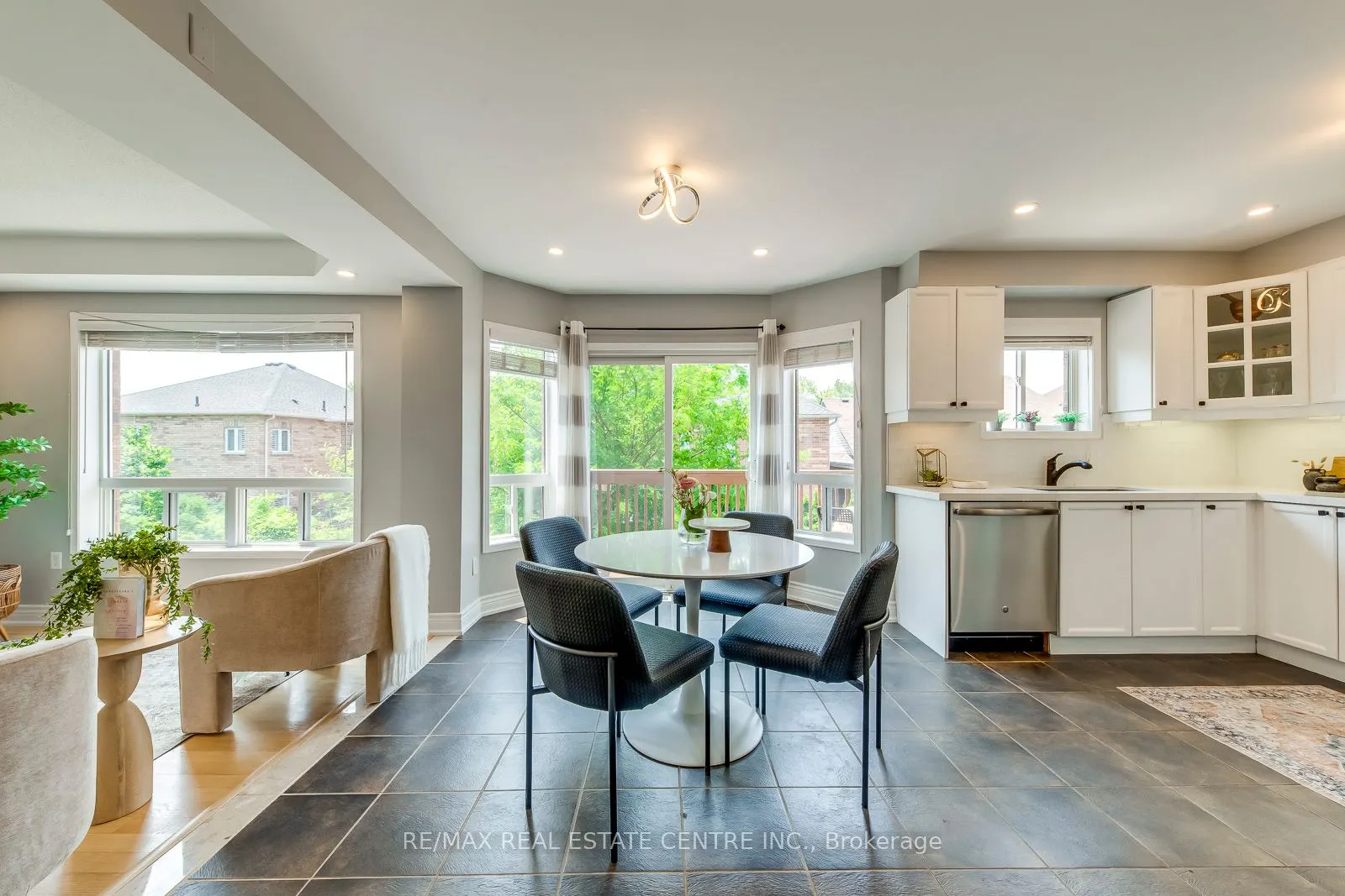 5360 Cachet Crescent