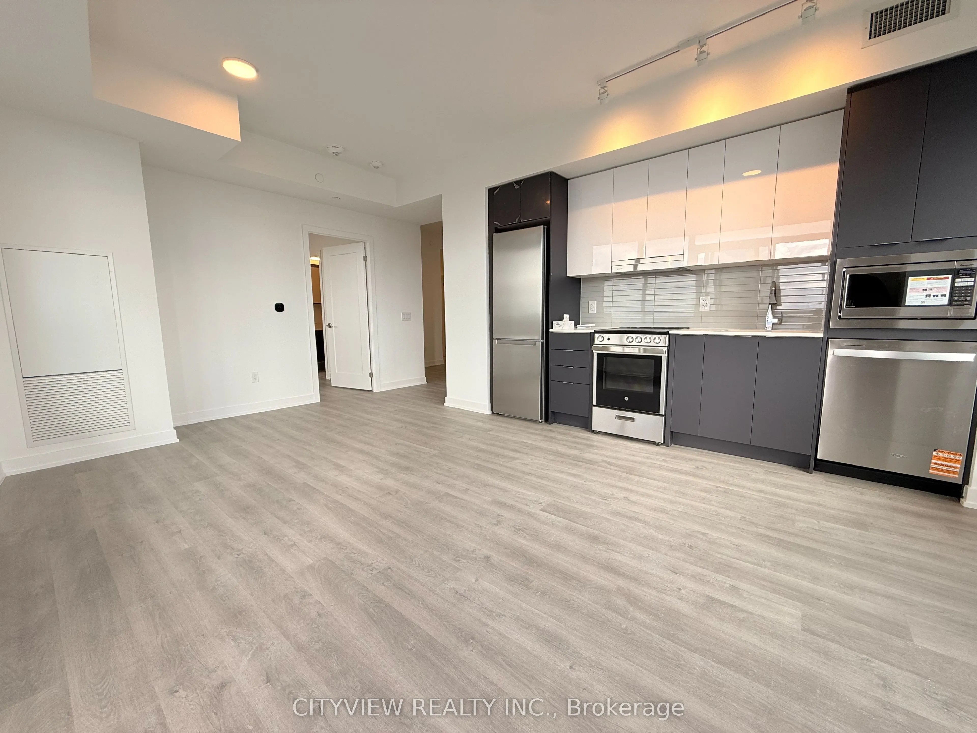 1505 Hurontario Street, #3005