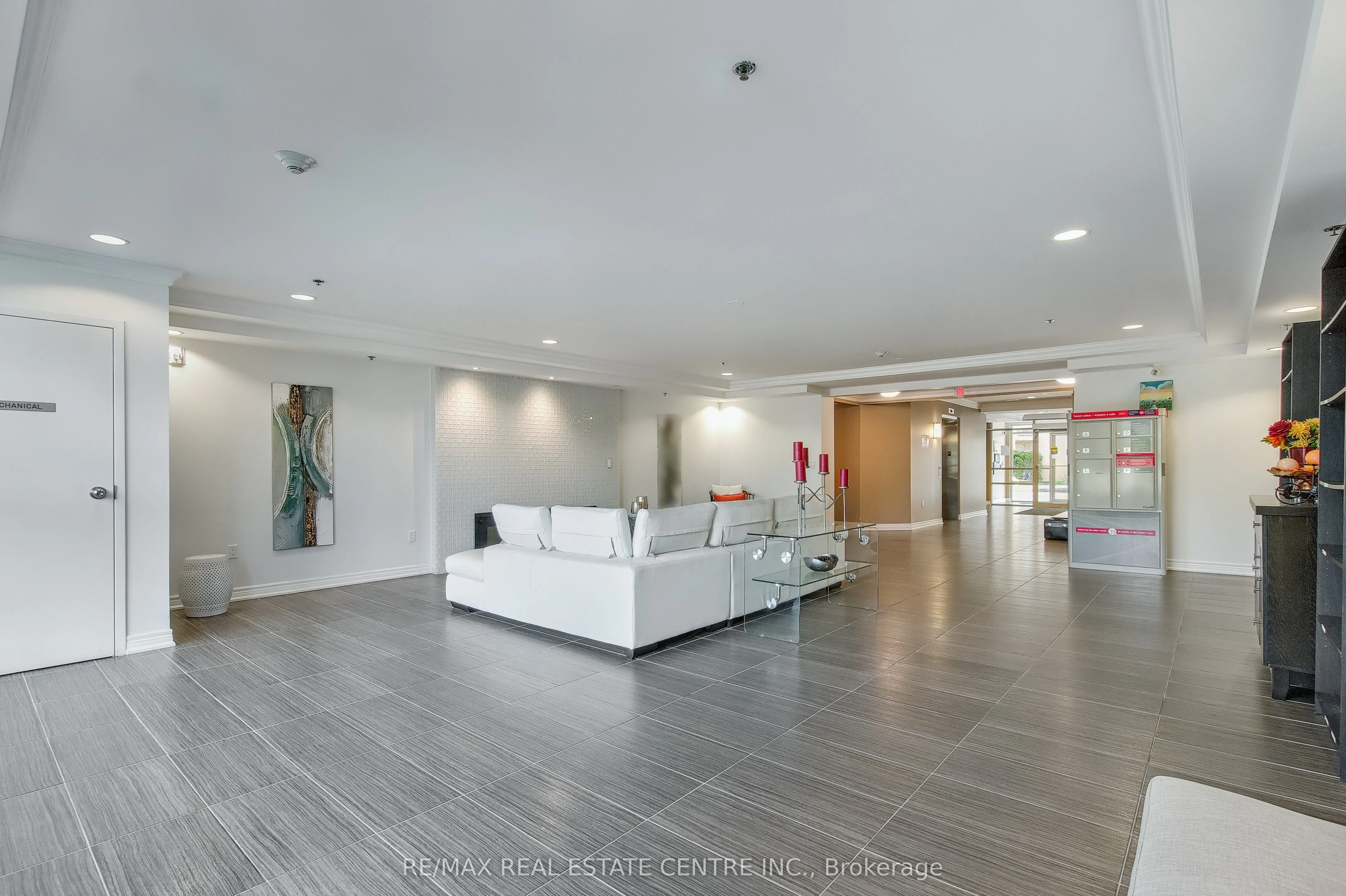 1421 Costigan Road, #404