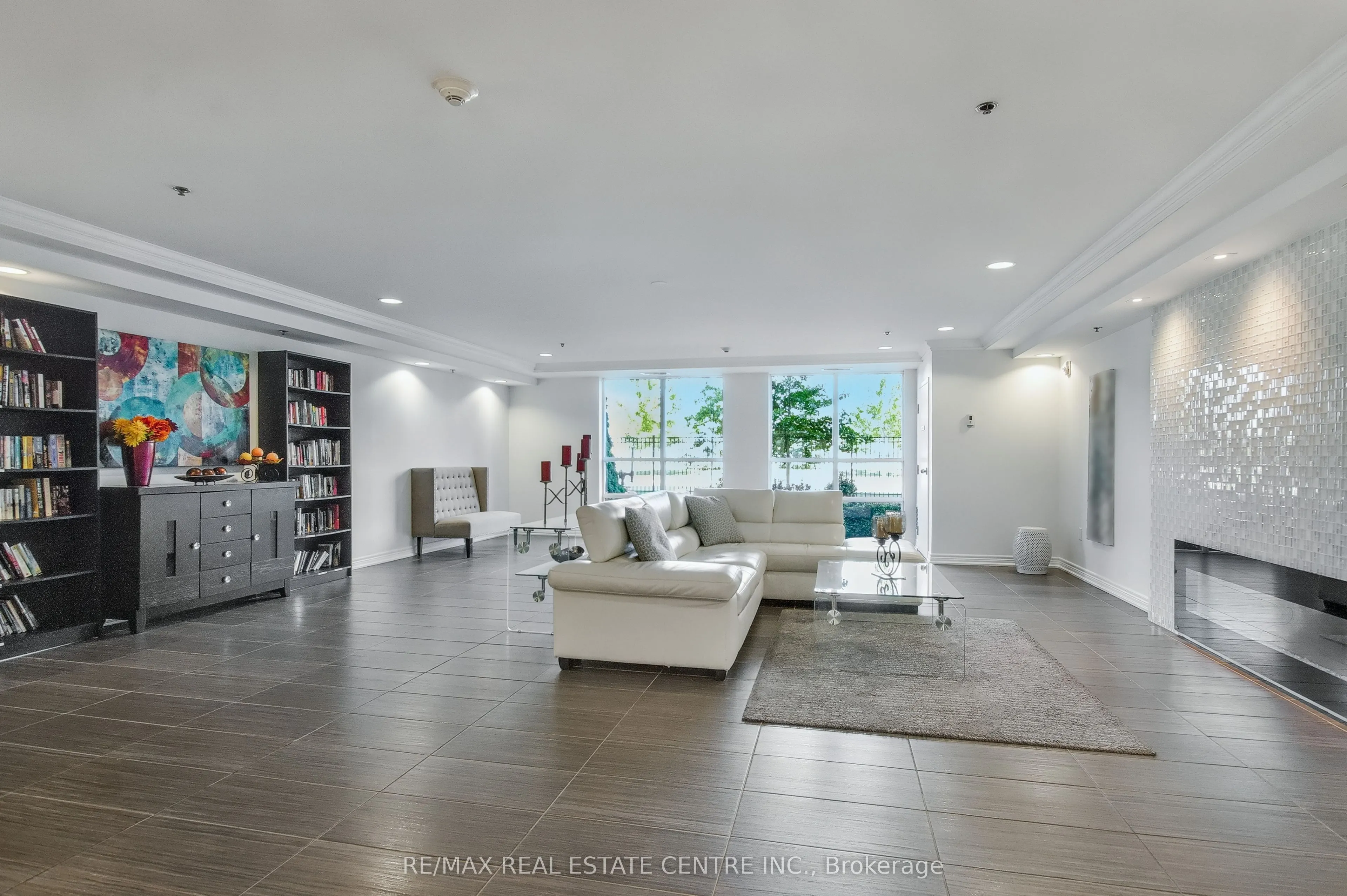 1421 Costigan Road, #404