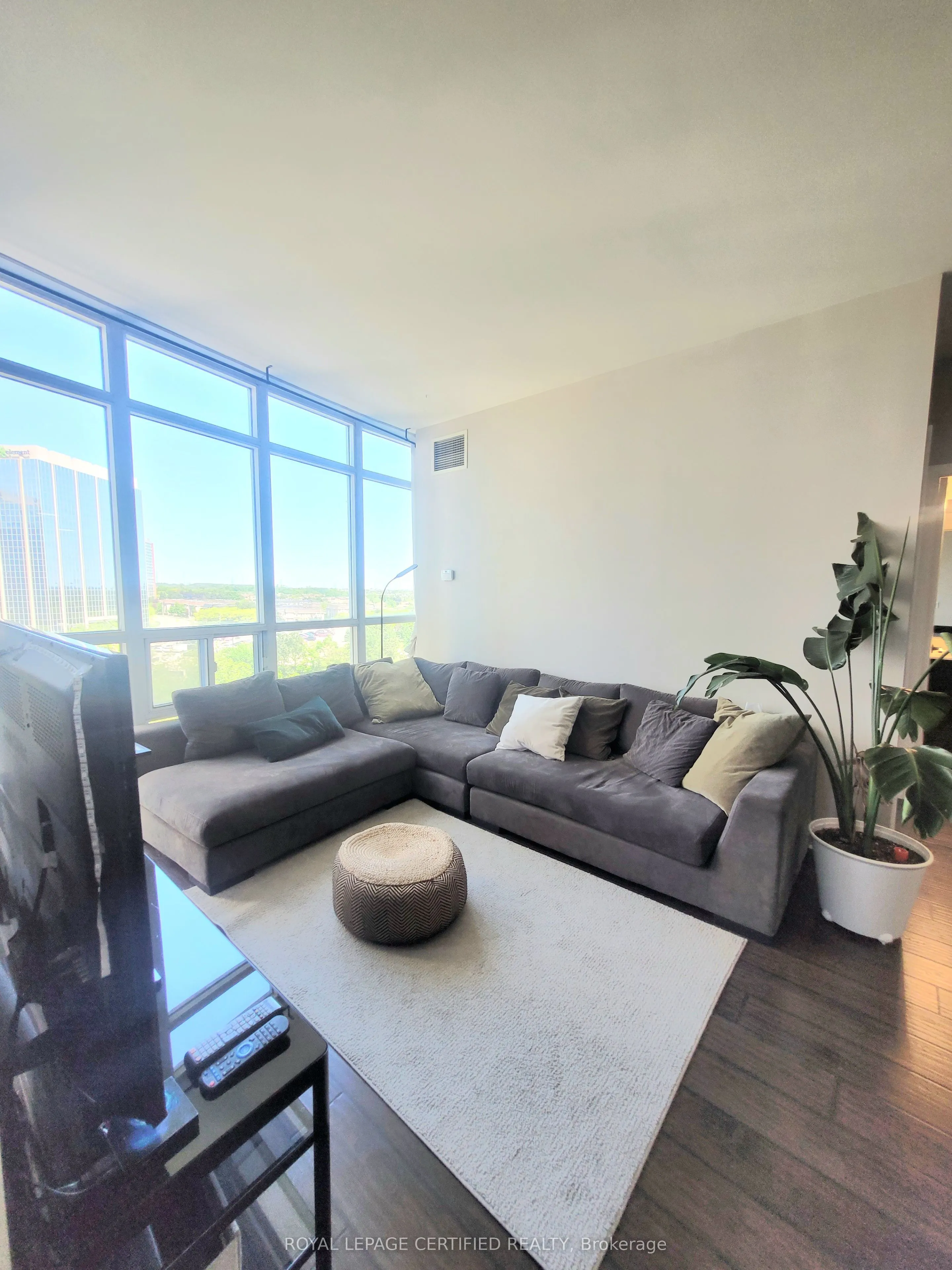 90 Absolute Avenue, #909