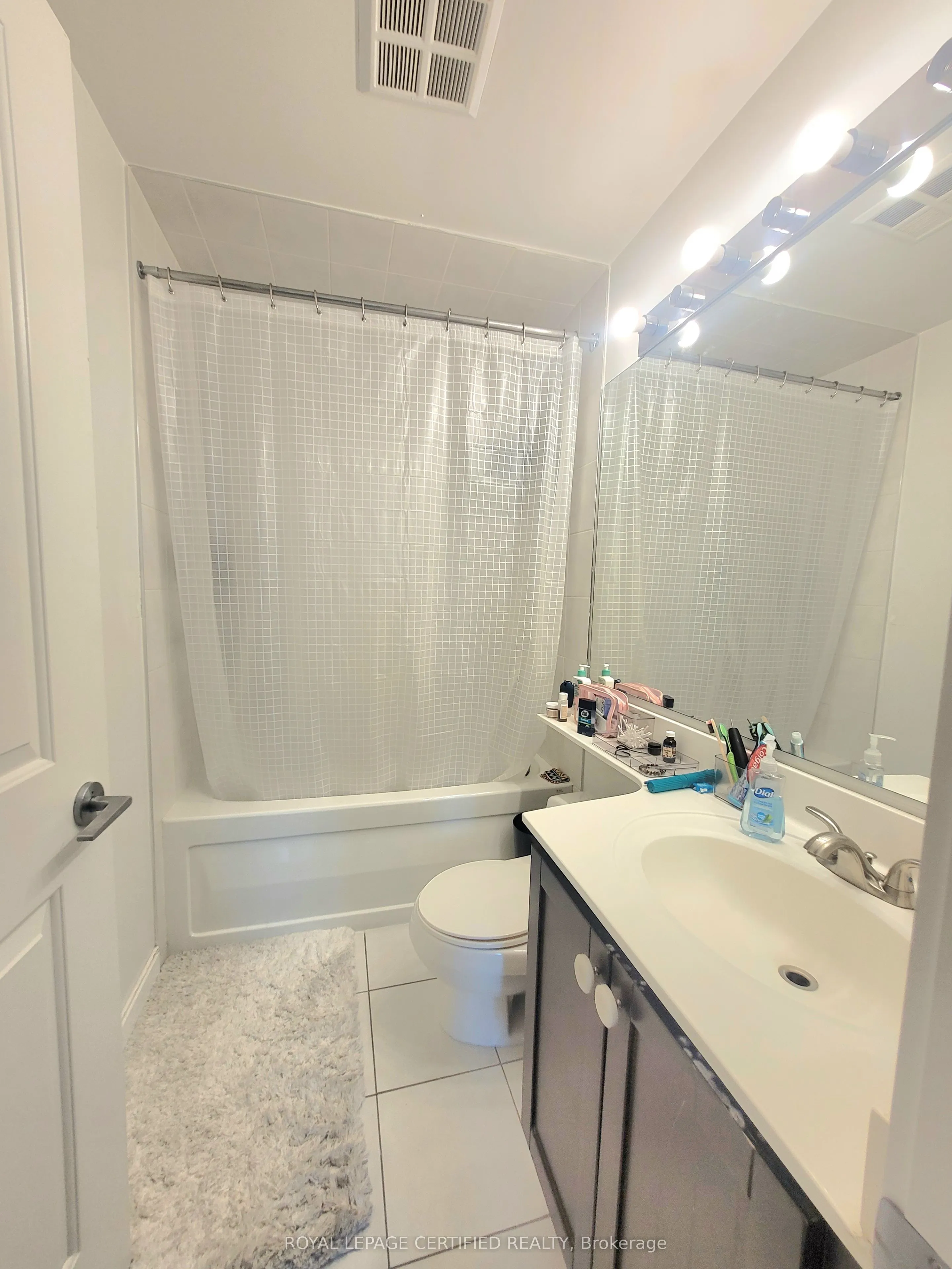 90 Absolute Avenue, #909