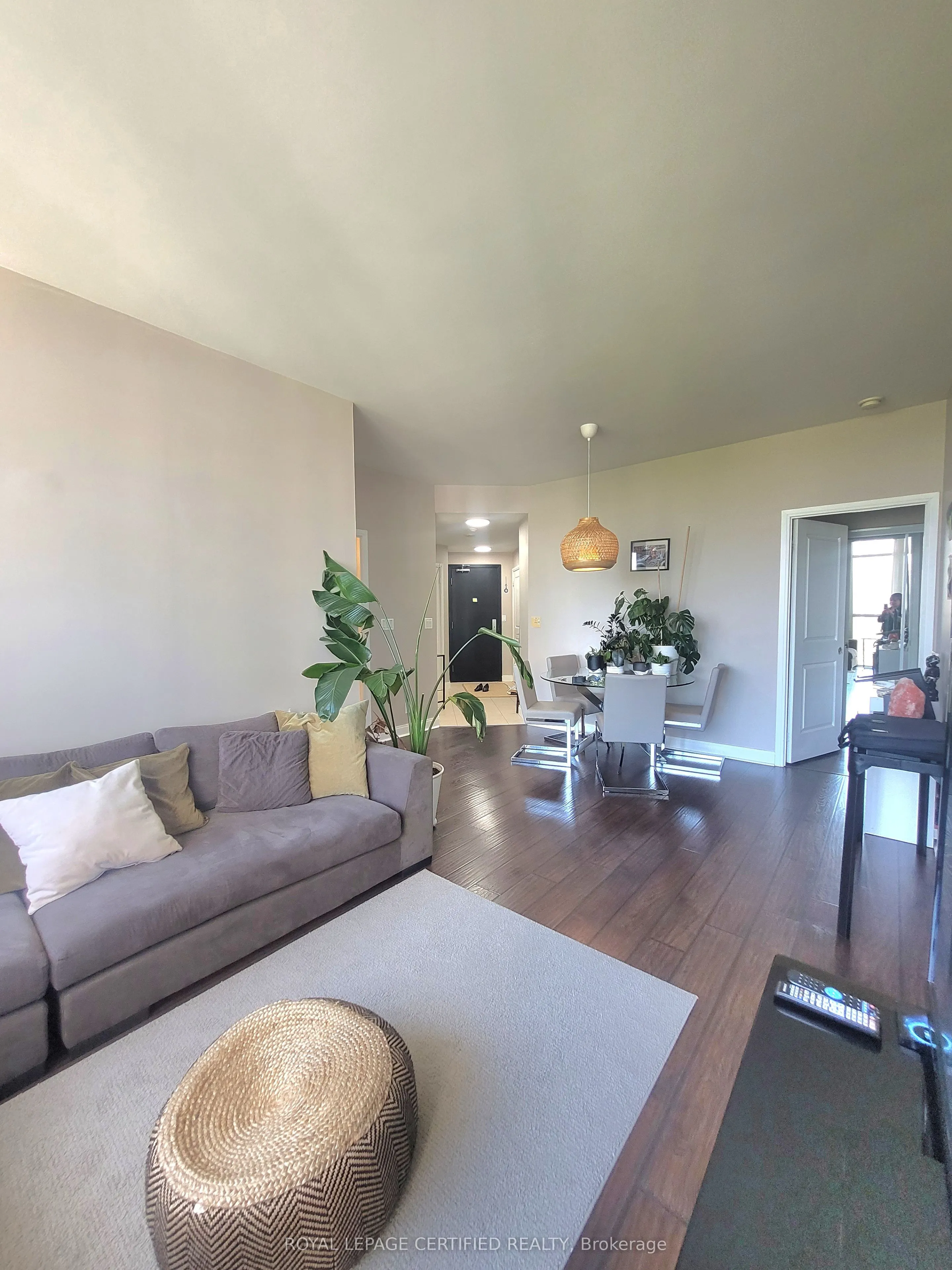 90 Absolute Avenue, #909