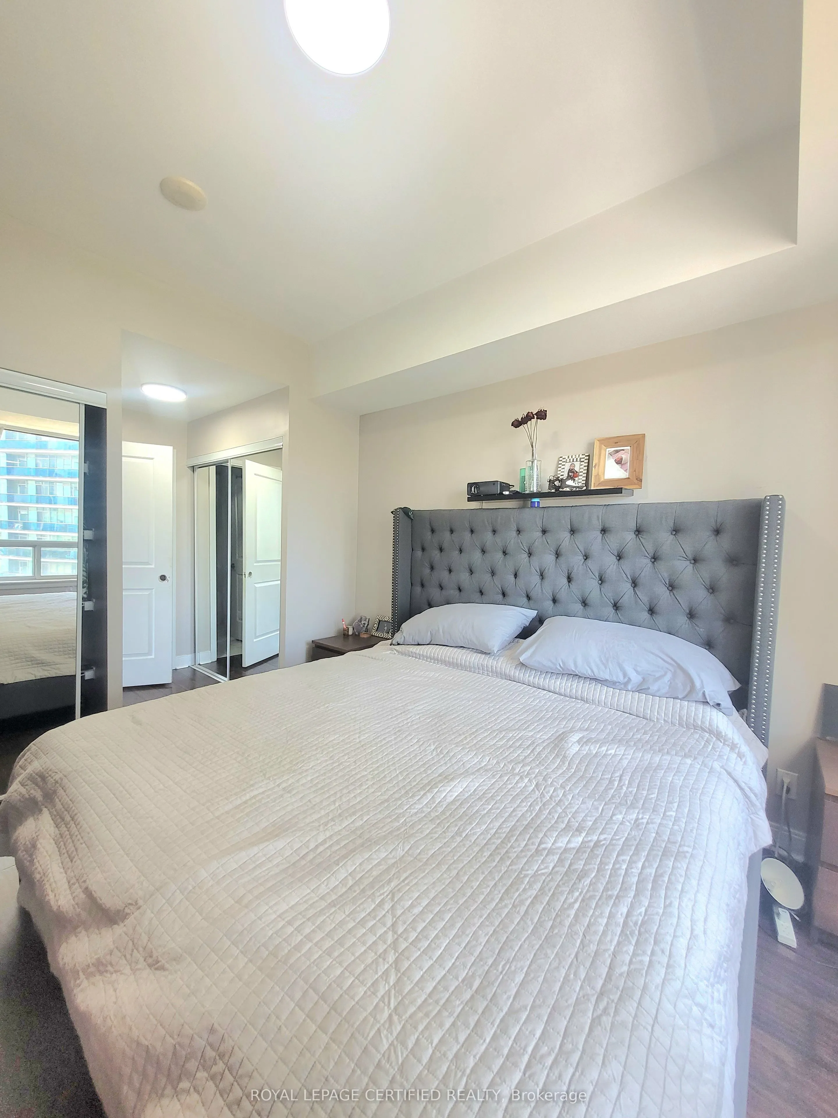 90 Absolute Avenue, #909