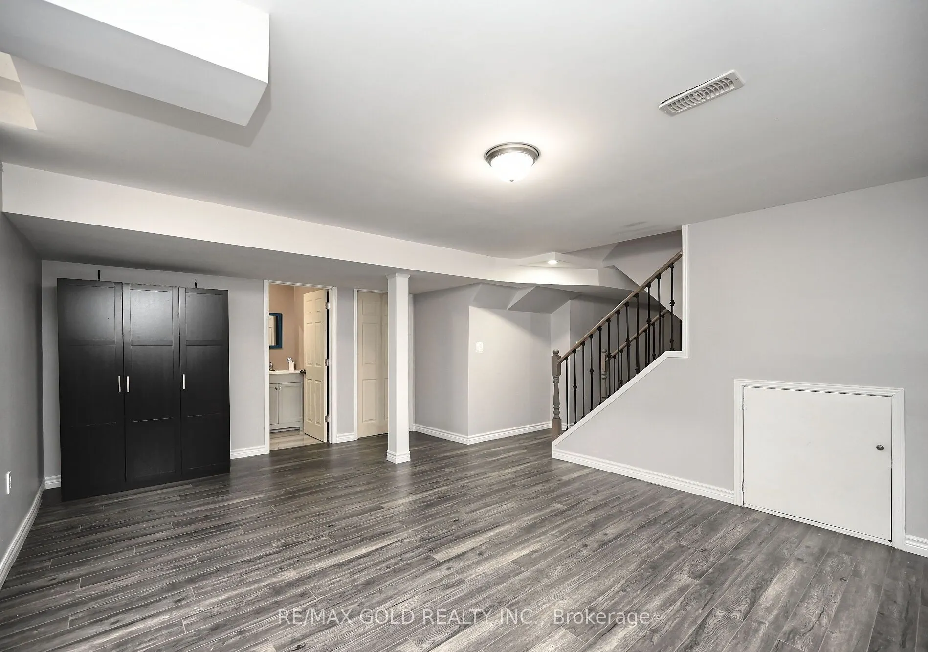 96 Ledger Point Crescent