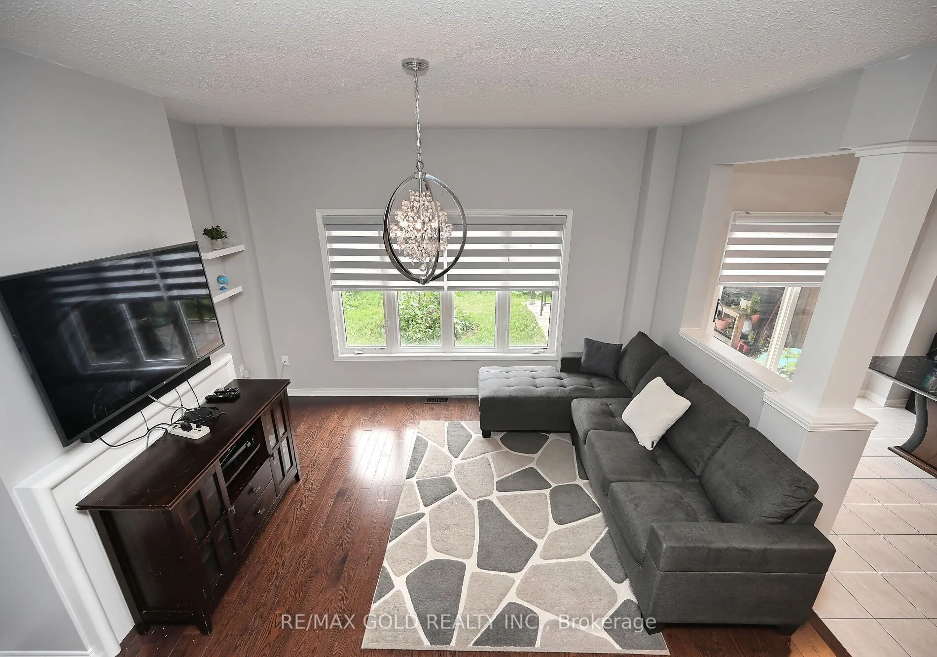 96 Ledger Point Crescent