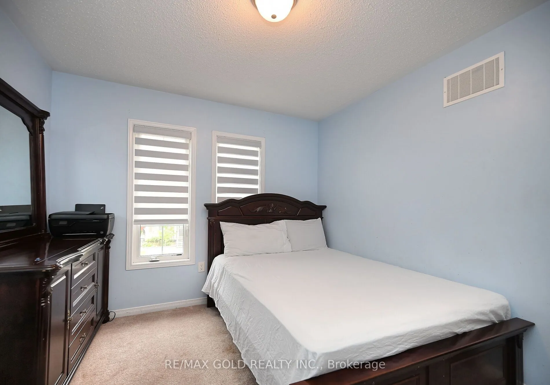 96 Ledger Point Crescent