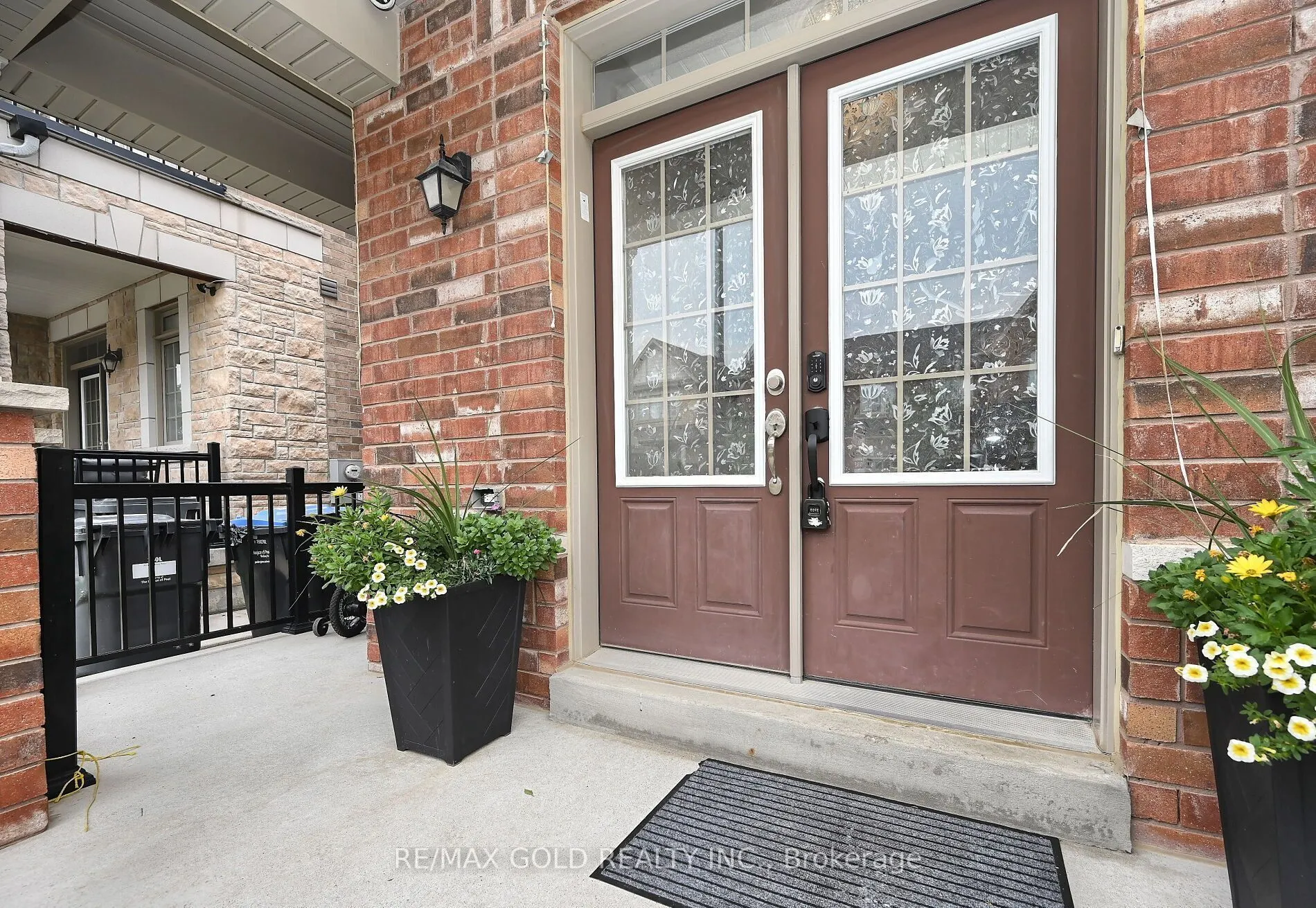 96 Ledger Point Crescent