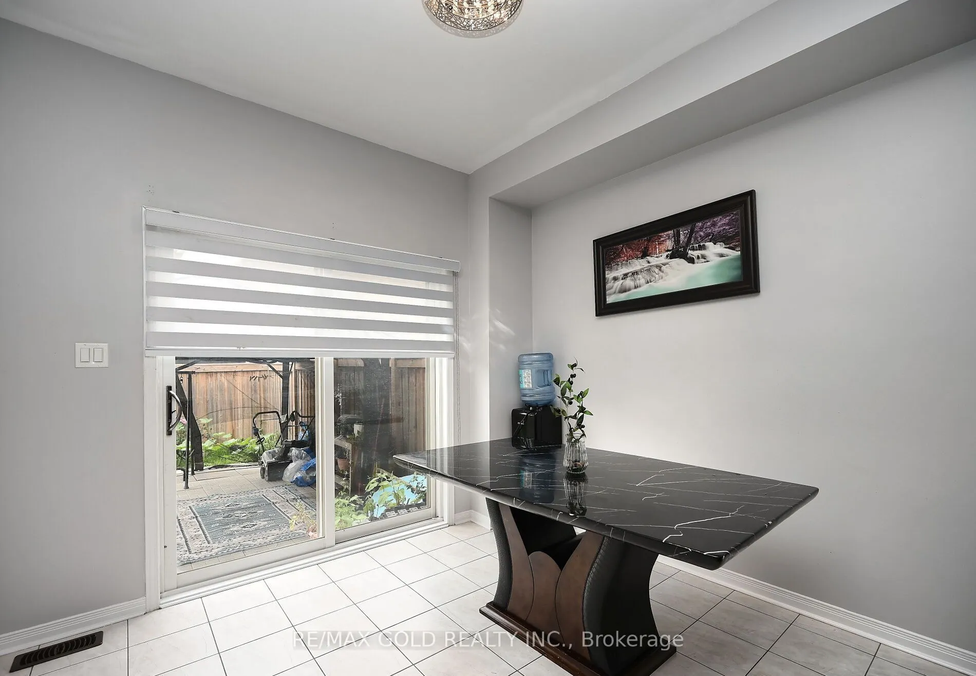 96 Ledger Point Crescent