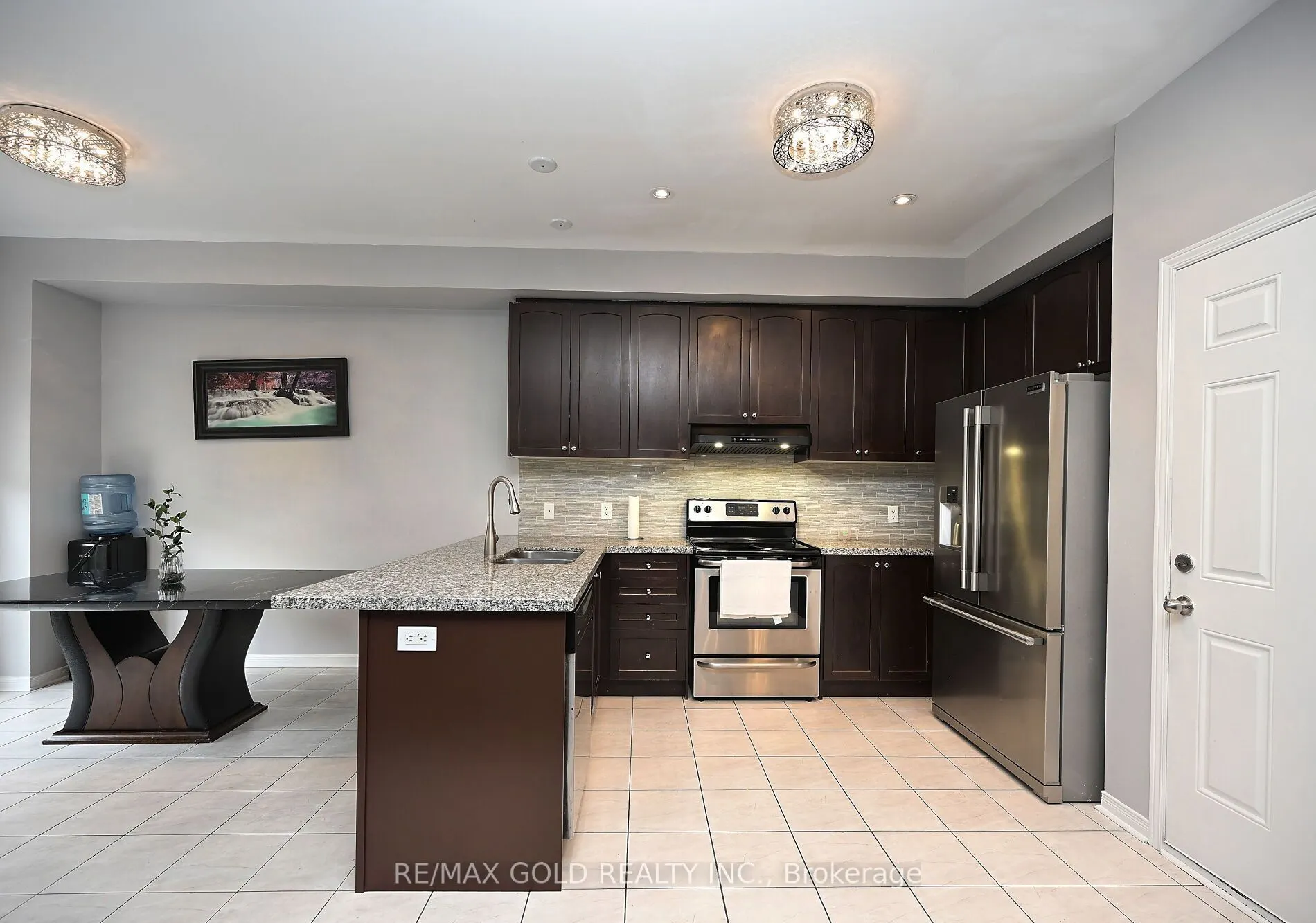 96 Ledger Point Crescent