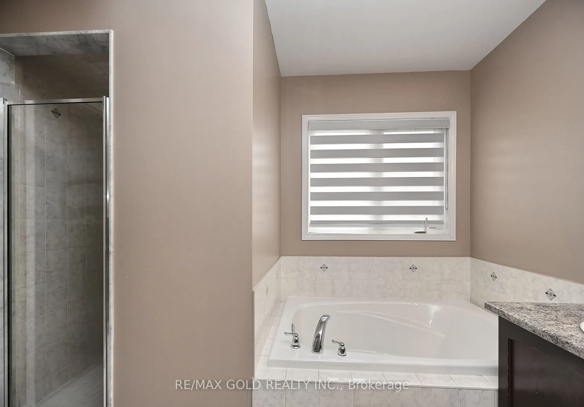 96 Ledger Point Crescent