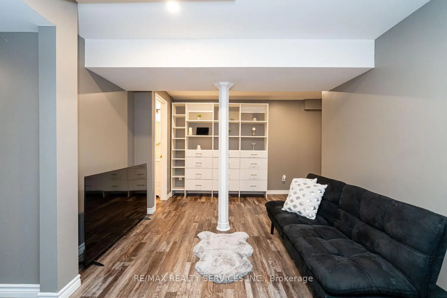 73 Montgomery Boulevard