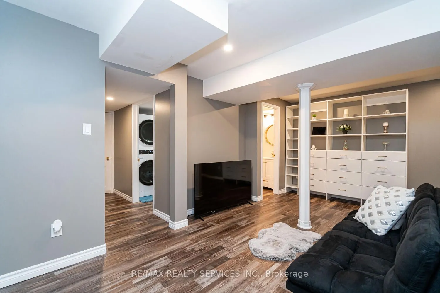 73 Montgomery Boulevard