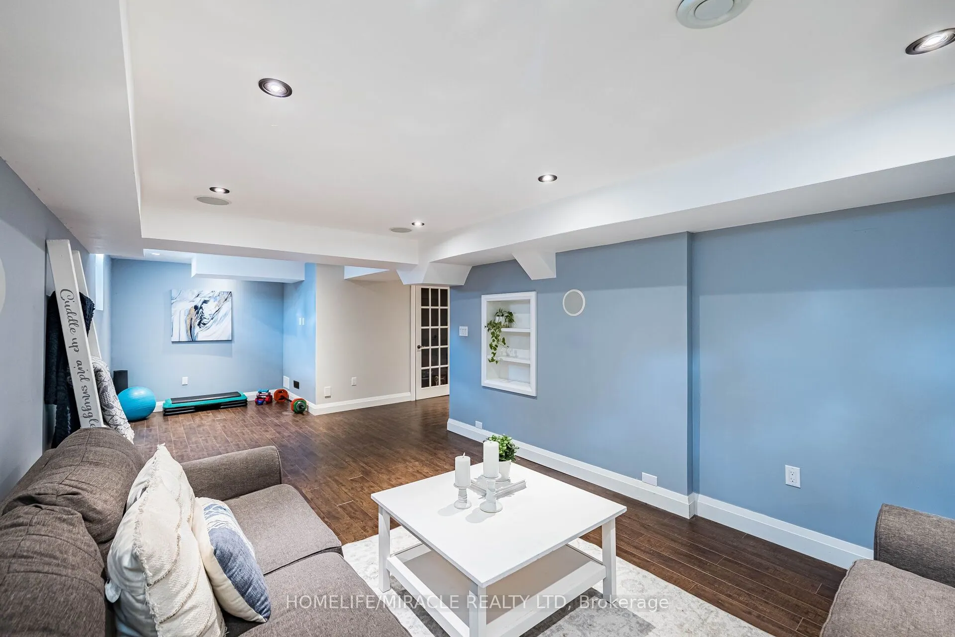 851 Bennett Boulevard