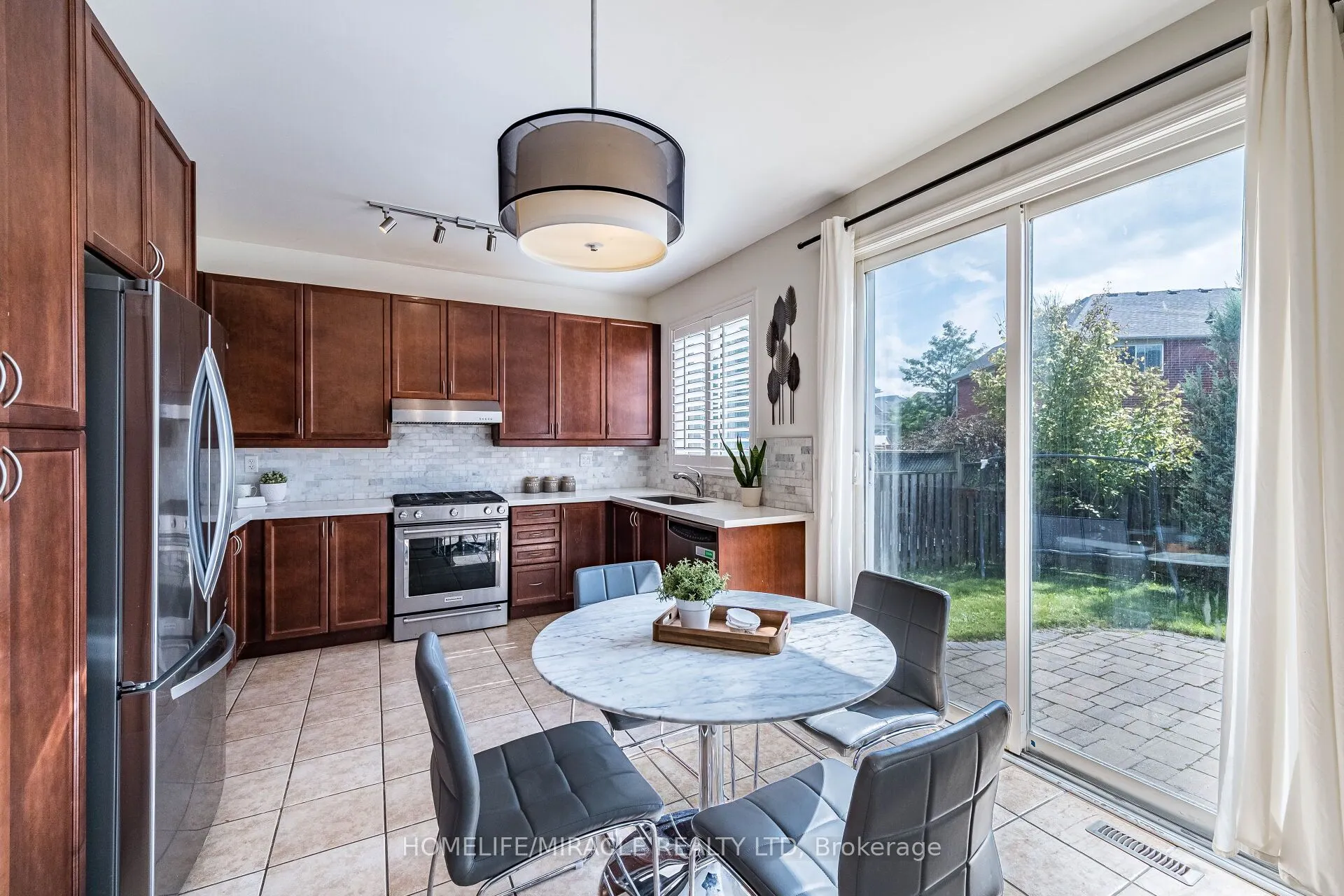 851 Bennett Boulevard