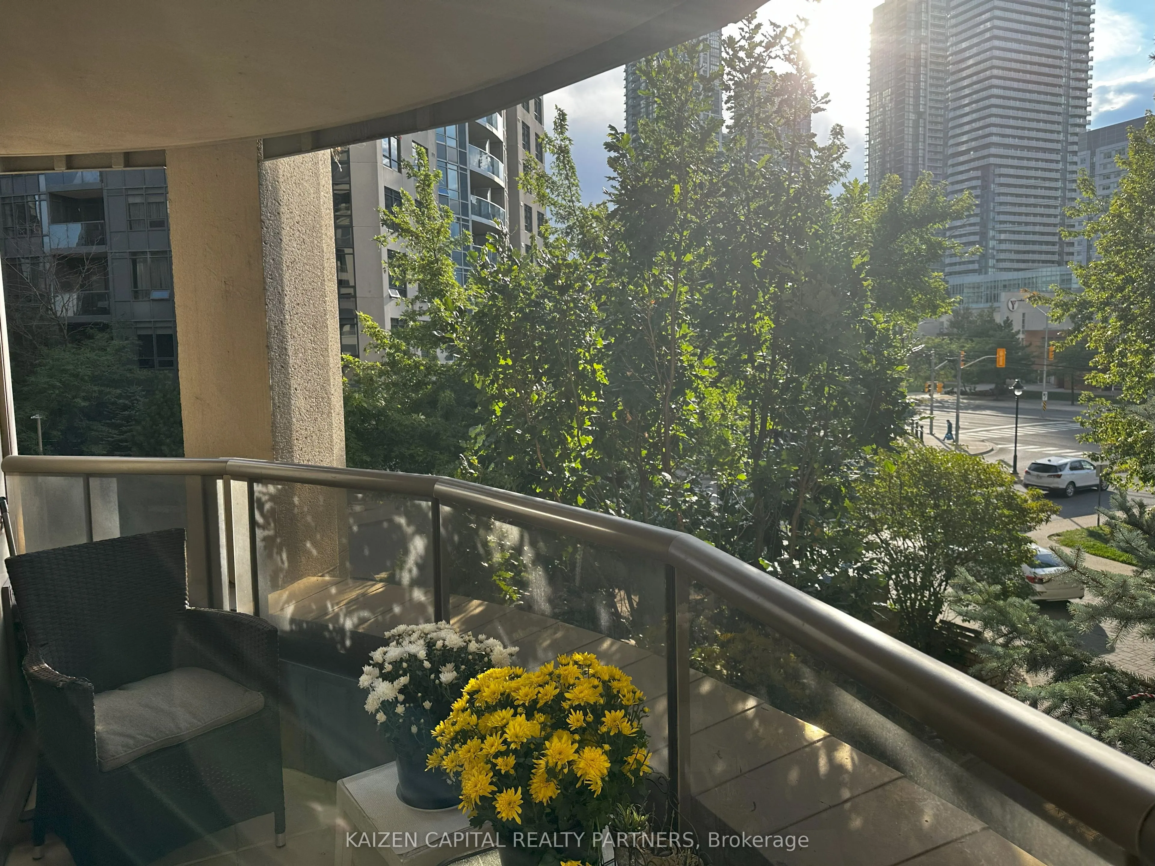 310 Burnhamthorpe Road W, #213