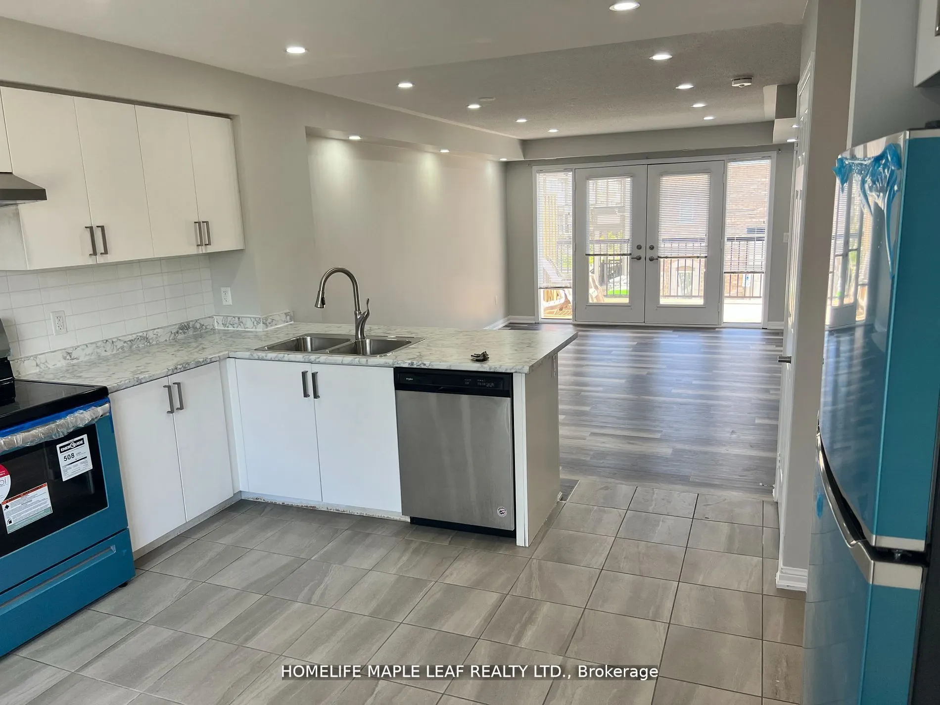 1 Beckenrose Court, #10